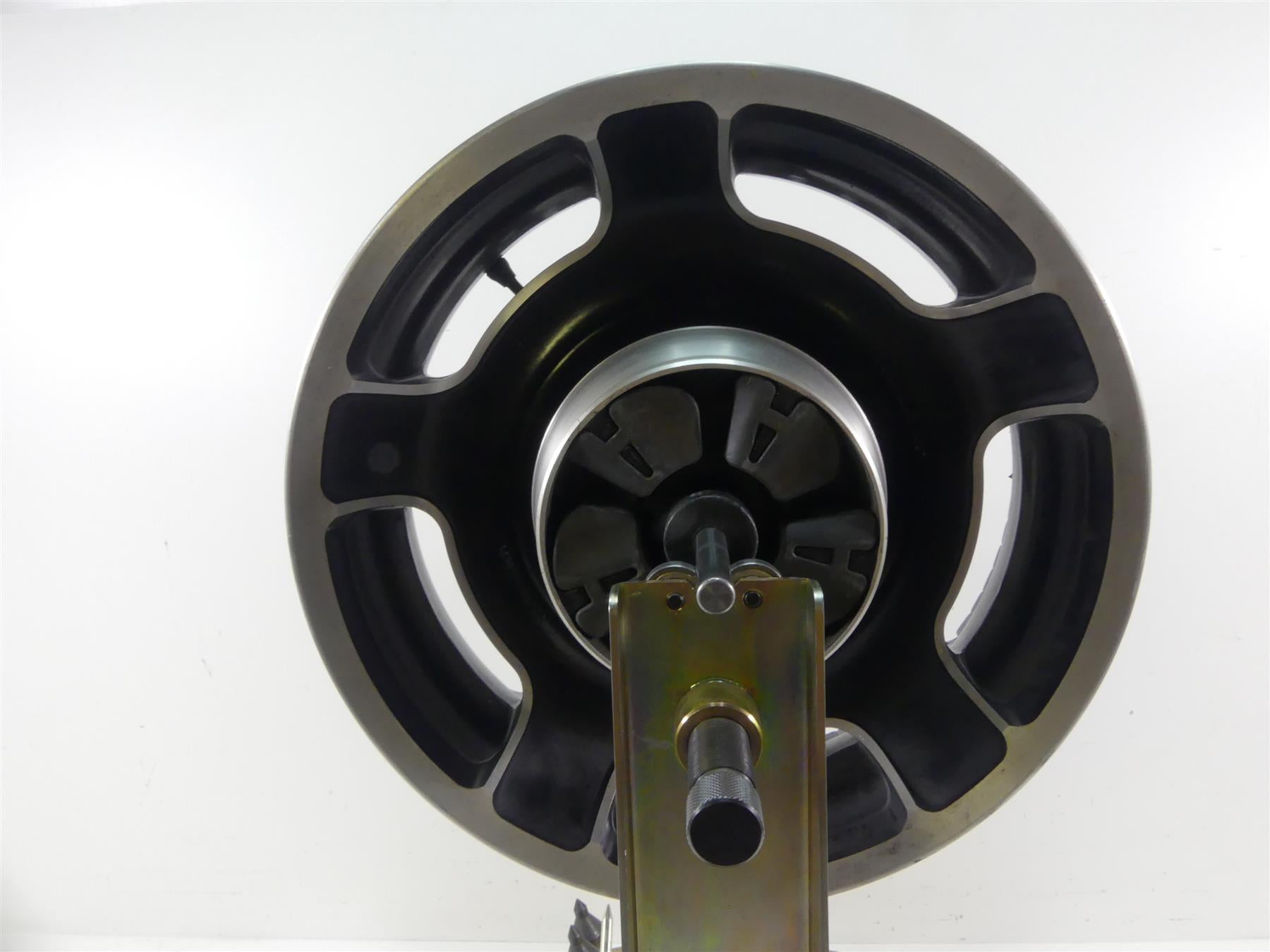 2013 Harley Touring FLHX Street Glide Straight Rear Wheel Rim 16x5 43566-11