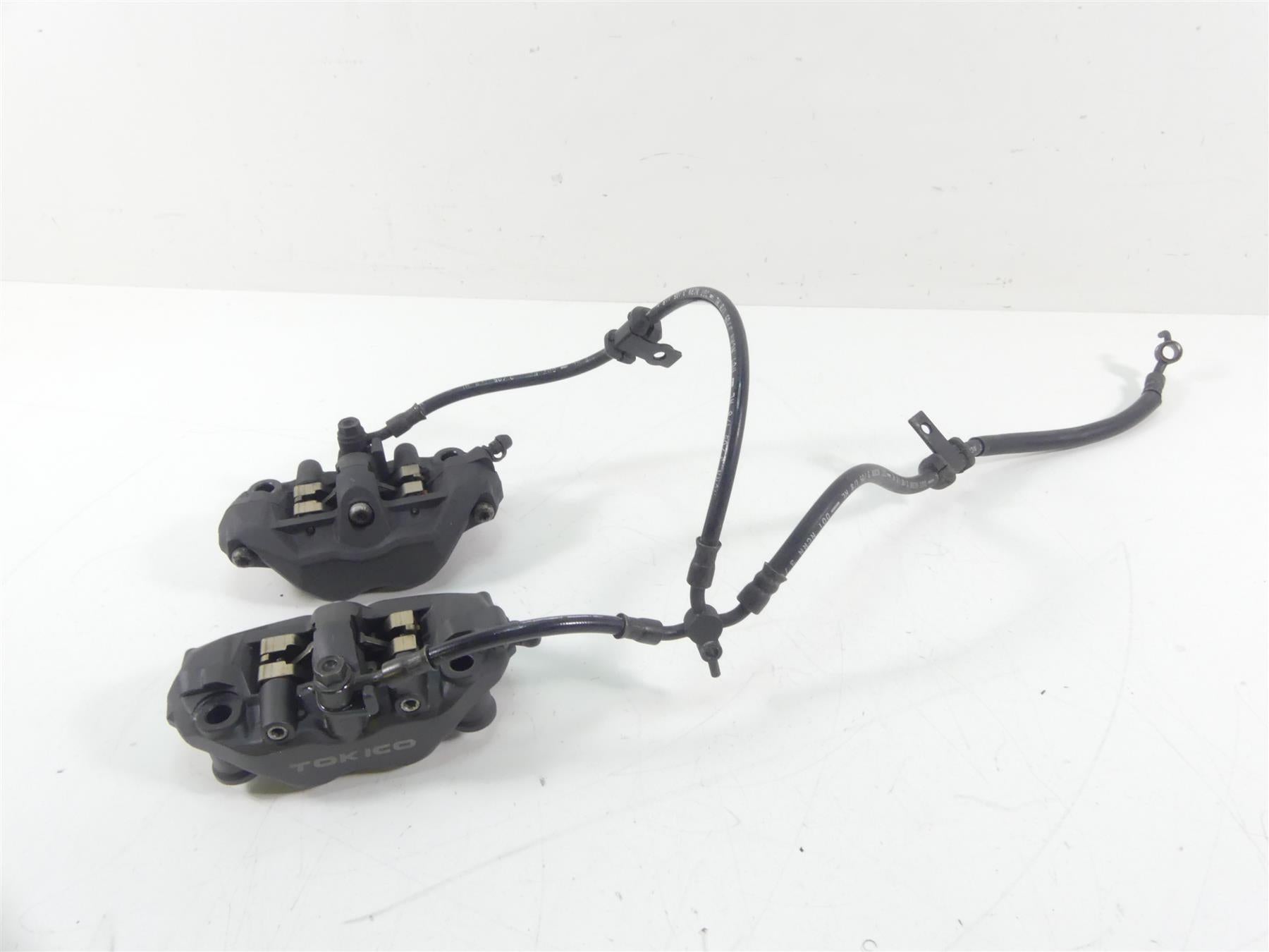 2005 Honda CBR1000RR SC57 Tokico Front Brake Caliper Set 45150-MEL-023