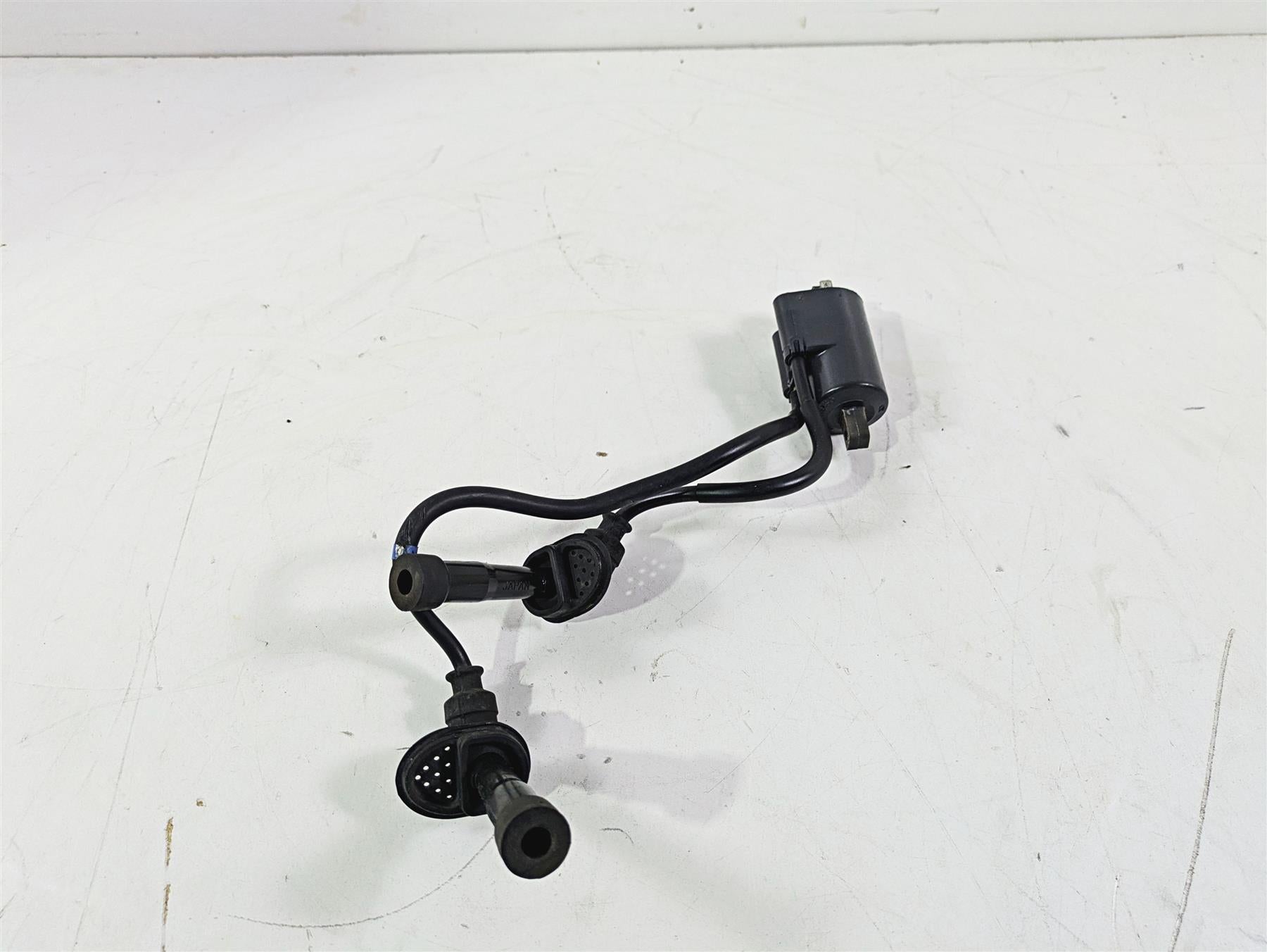 2003 Suzuki GSF1200 Bandit Denso Ignition Coil + Wiring & Plugs 33420-31F00 {{ shop.shopifyCountryName }} - Mototech271