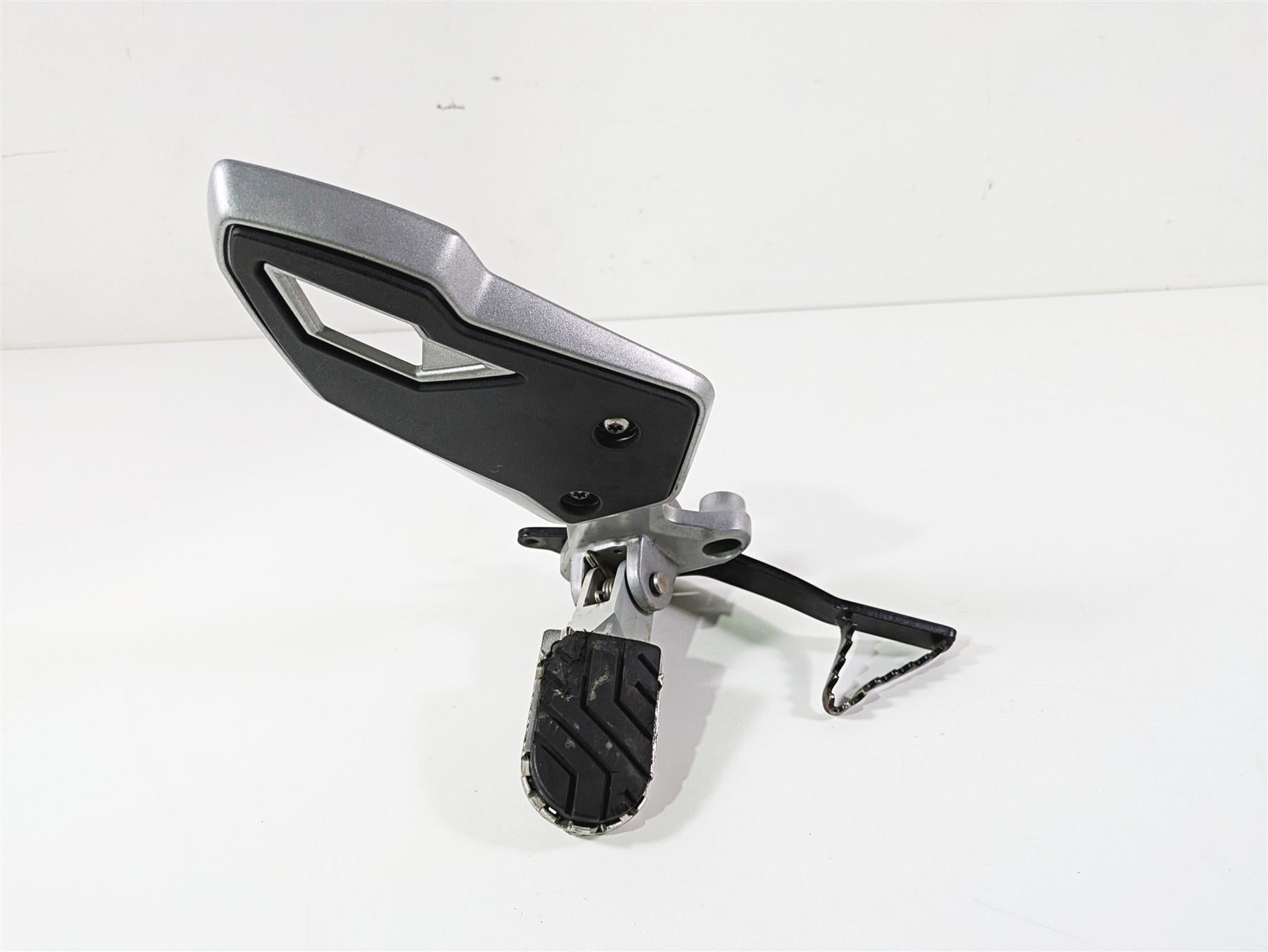 2015 Triumph Tiger Explorer XC Right Front Footpeg & Brake Pedal - Read T2080788 {{ shop.shopifyCountryName }} - Mototech271