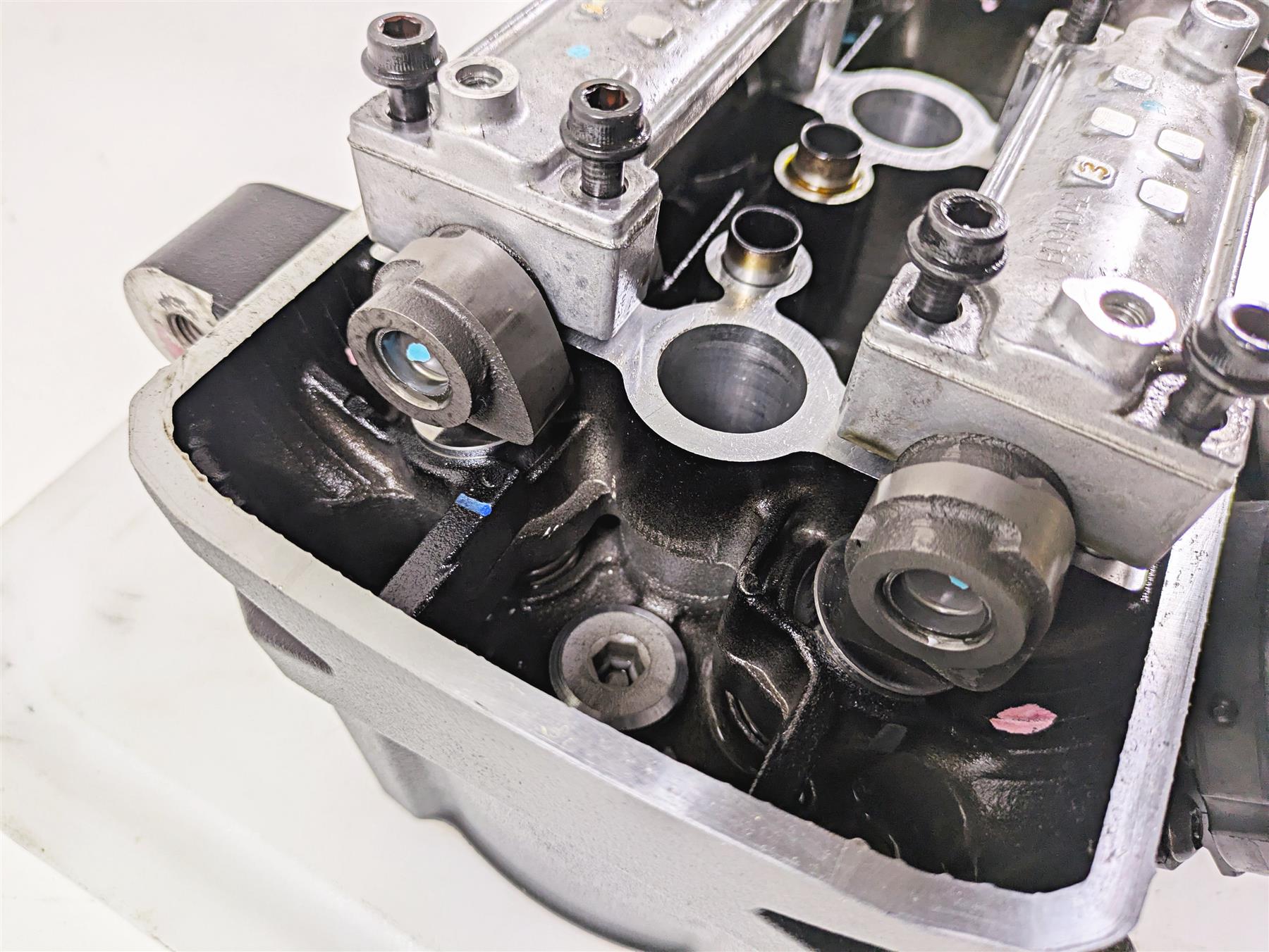2021 Kawasaki Z900 ZR900 Cylinder Head Valve Cover Set 11008-0998 {{ shop.shopifyCountryName }} - Mototech271