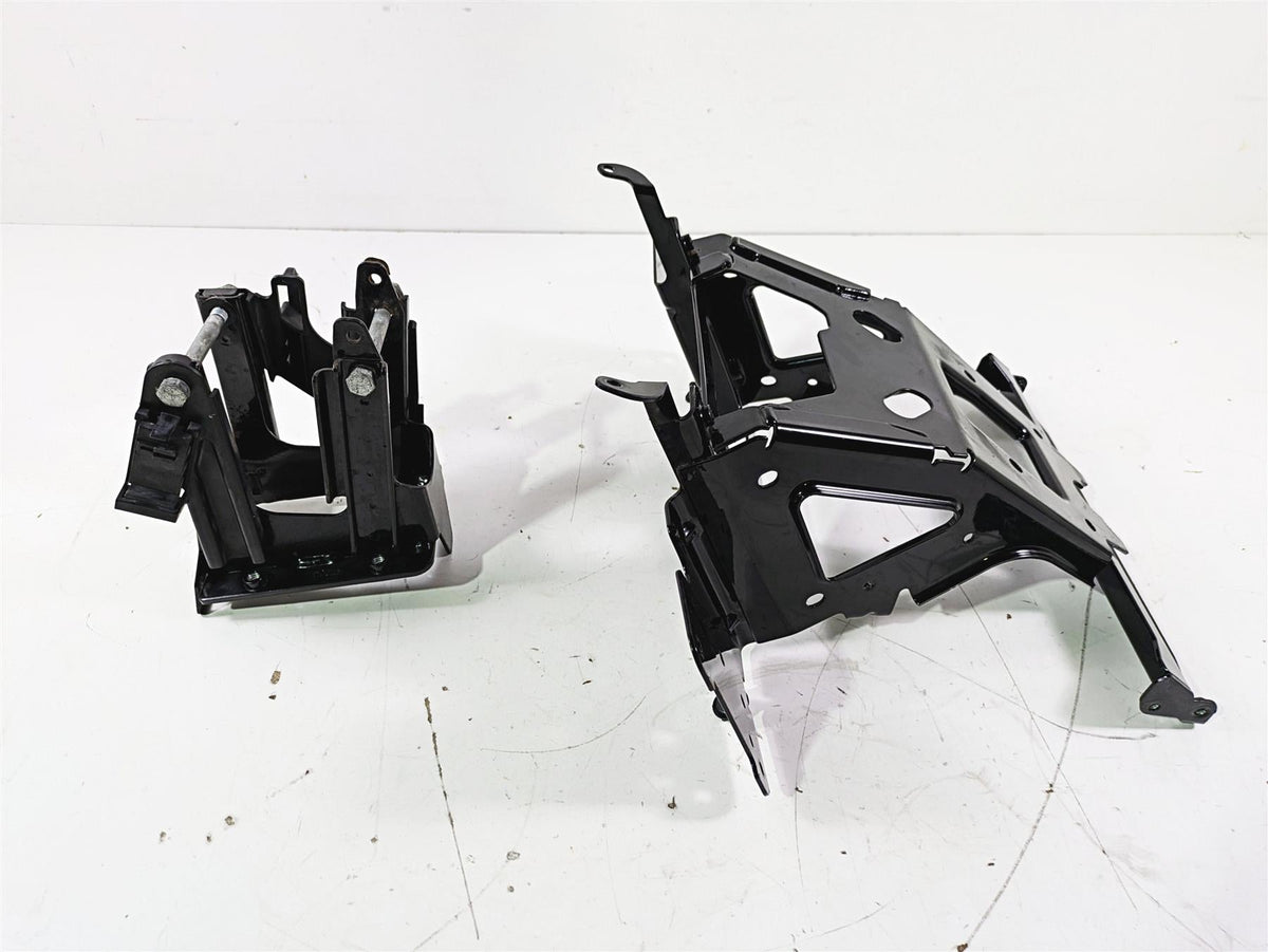 2016 Harley Touring FLTRX Road Glide Front Fairing Mount Carrier Set 47200217 {{ shop.shopifyCountryName }} - Mototech271