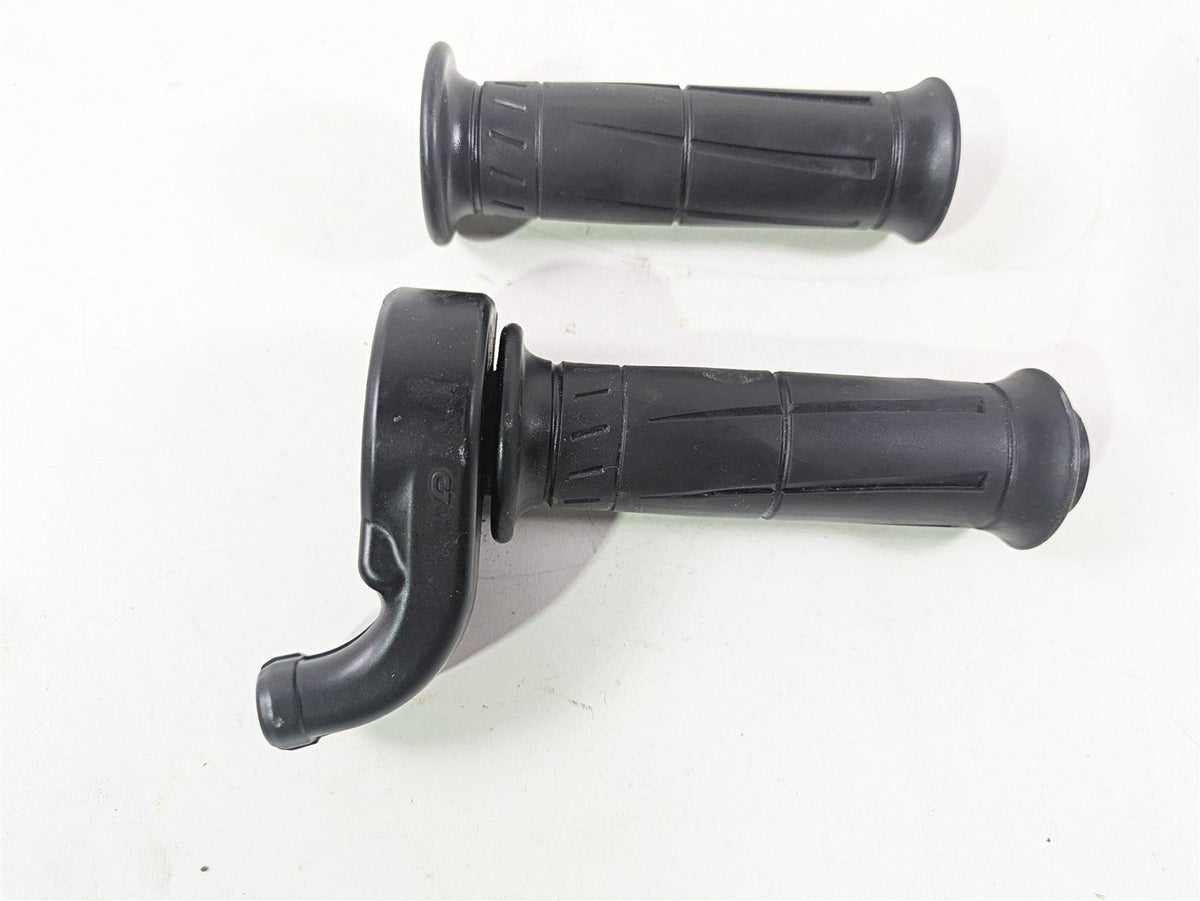 2024 Kawasaki ZX6R ZX636 Ninja Throttle Grip Handle Set 46019-0020 {{ shop.shopifyCountryName }} - Mototech271