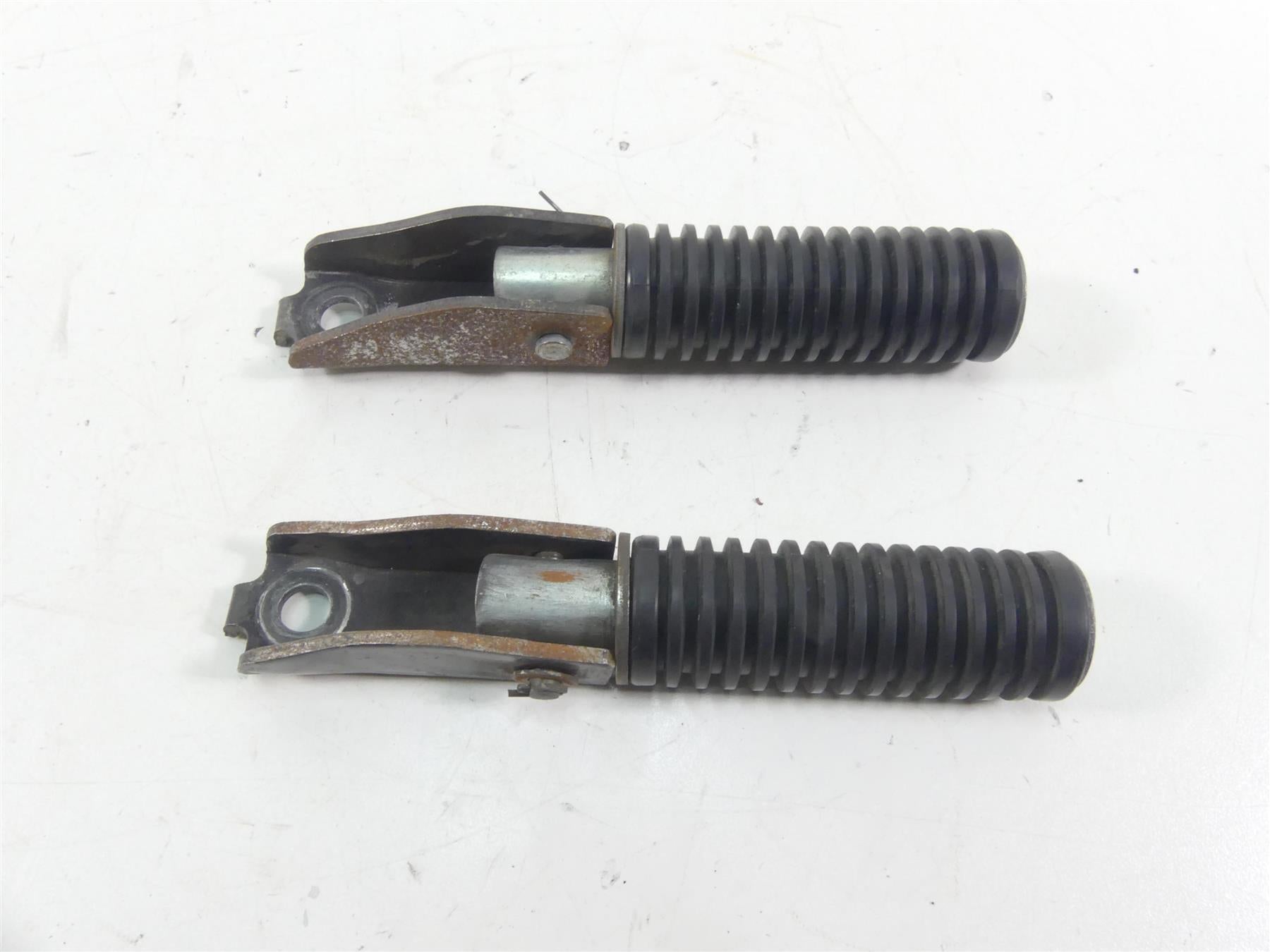 1977 Honda CB750 A Four Hondamatic Rear Footpeg Foot Peg Set 50710-405-000 | Mototech271