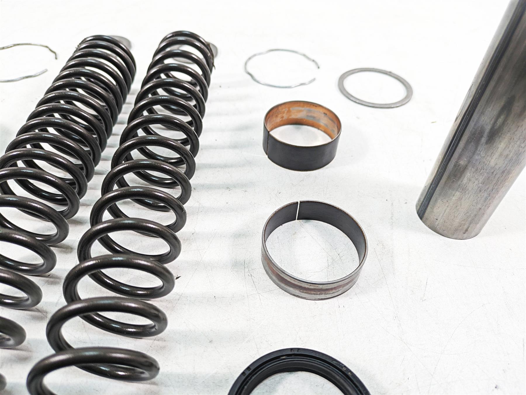 2020 Harley Touring FLHX Street Glide Front Fork Internals Springs Set 45500337 {{ shop.shopifyCountryName }} - Mototech271