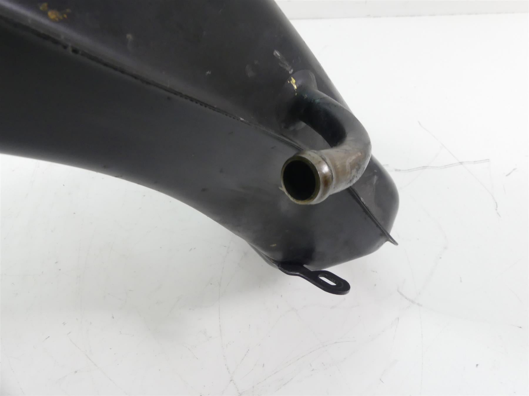 2004 Aprilia RSV1000 R Mille Metal Oil Tank Reservoir AP8158120 {{ shop.shopifyCountryName }} - Mototech271
