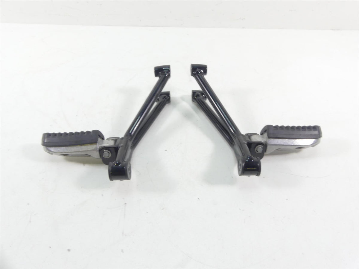 2019 Moto Guzzi V7 III Stone 750 Rear Passenger Footpeg Set 2B003190 2B003189 {{ shop.shopifyCountryName }} - Mototech271