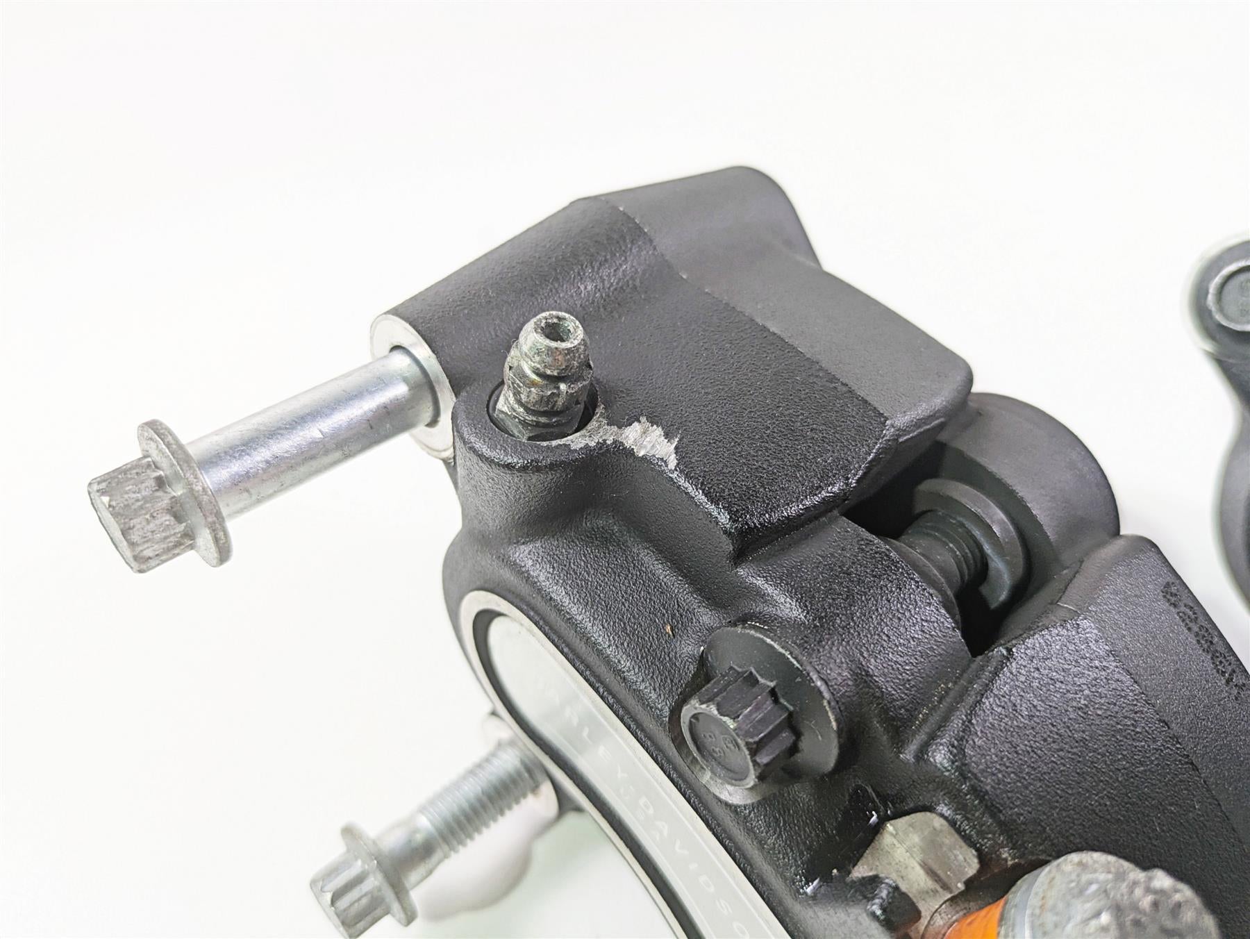 2016 Harley FXDF Dyna Fat Bob Front Brake Caliper Set 41300001 41300002 {{ shop.shopifyCountryName }} - Mototech271