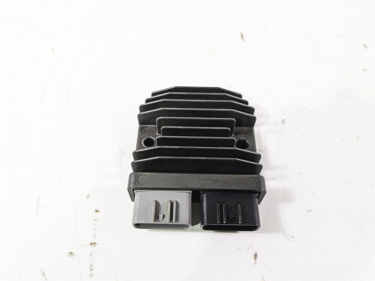 2022 Yamaha YXZ1000 R Rectifier Voltage Regulator B5H-81960-00-00 FH027DA {{ shop.shopifyCountryName }} - Mototech271