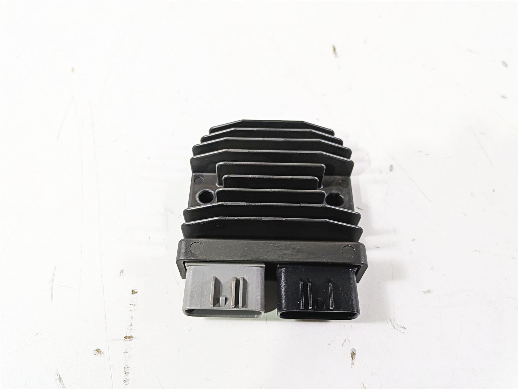 2022 Yamaha YXZ1000 R Rectifier Voltage Regulator B5H-81960-00-00 FH027DA {{ shop.shopifyCountryName }} - Mototech271
