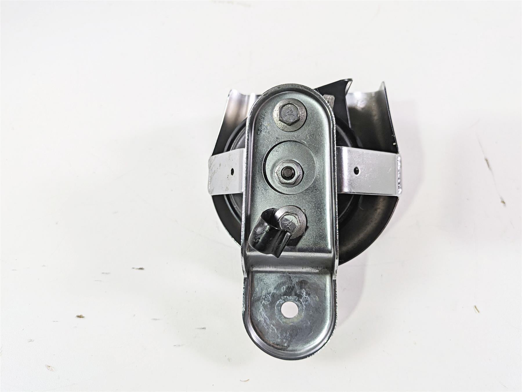 2010 Harley Touring FLHXSE CVO Street Glide Horn & Chrome Cover 69060-90H {{ shop.shopifyCountryName }} - Mototech271