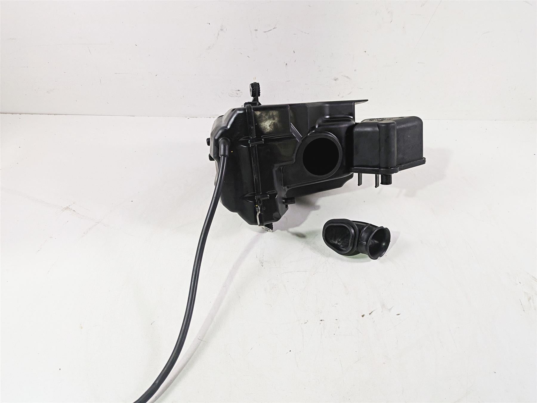 2022 Ducati Scrambler Desert Sled Air Box Cleaner Breather Filter 44219201A {{ shop.shopifyCountryName }} - Mototech271