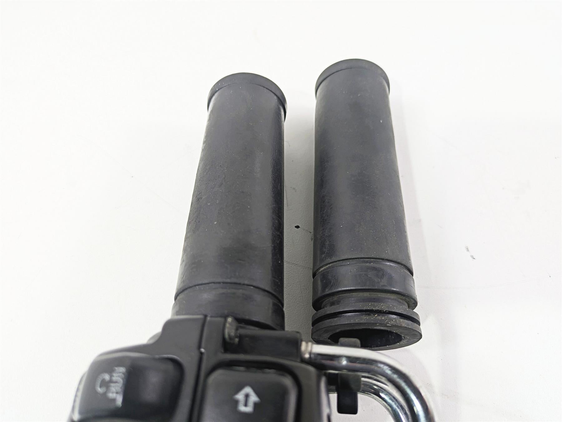 2009 Harley FXDC Dyna Super Glide Right Hand Throttle Control Switch 71684-06A {{ shop.shopifyCountryName }} - Mototech271