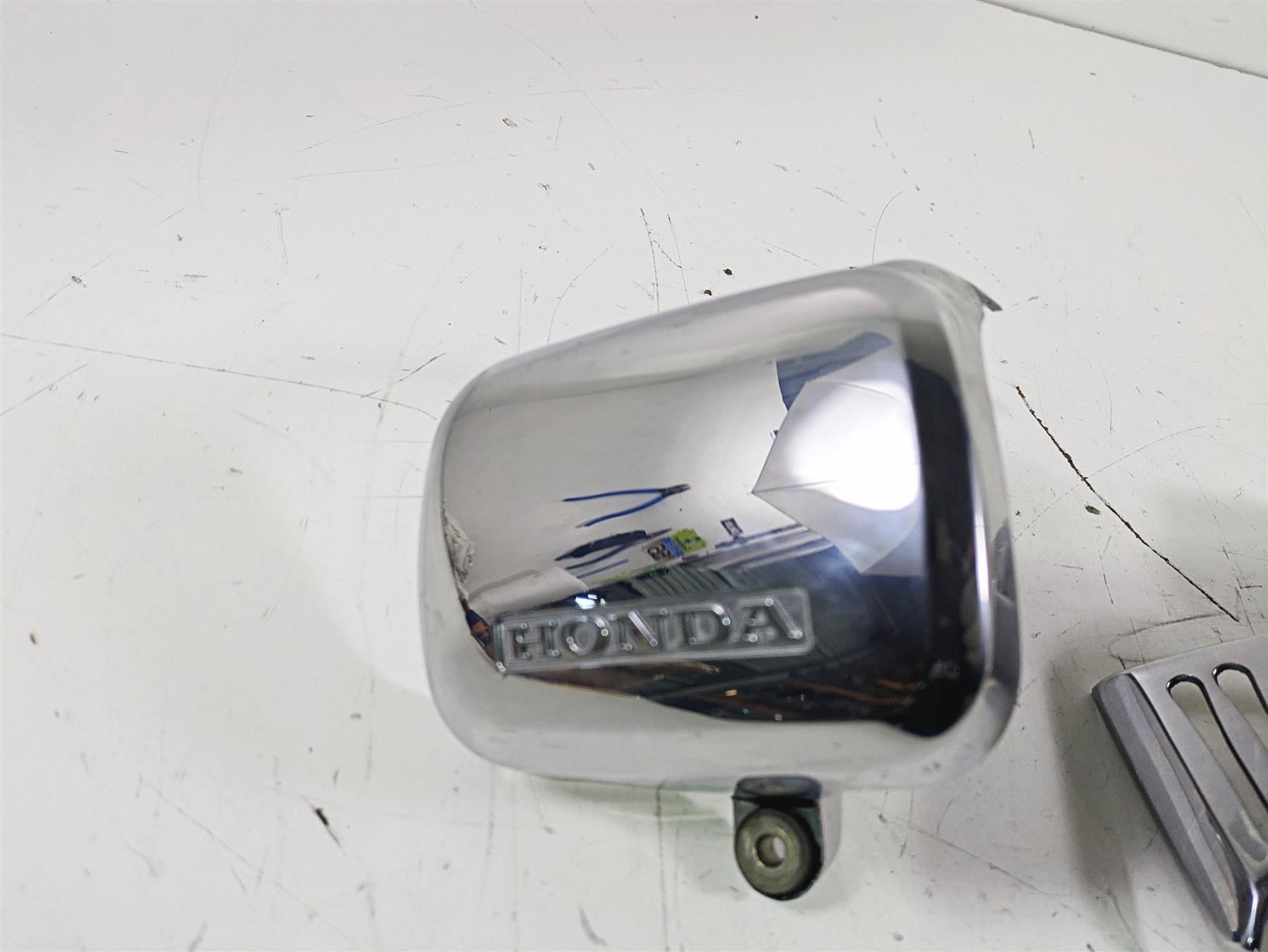 2002 Honda GL1500 CD Valkyrie Deluxe Alternator Generator Cover 21333-MZ0-A00 {{ shop.shopifyCountryName }} - Mototech271