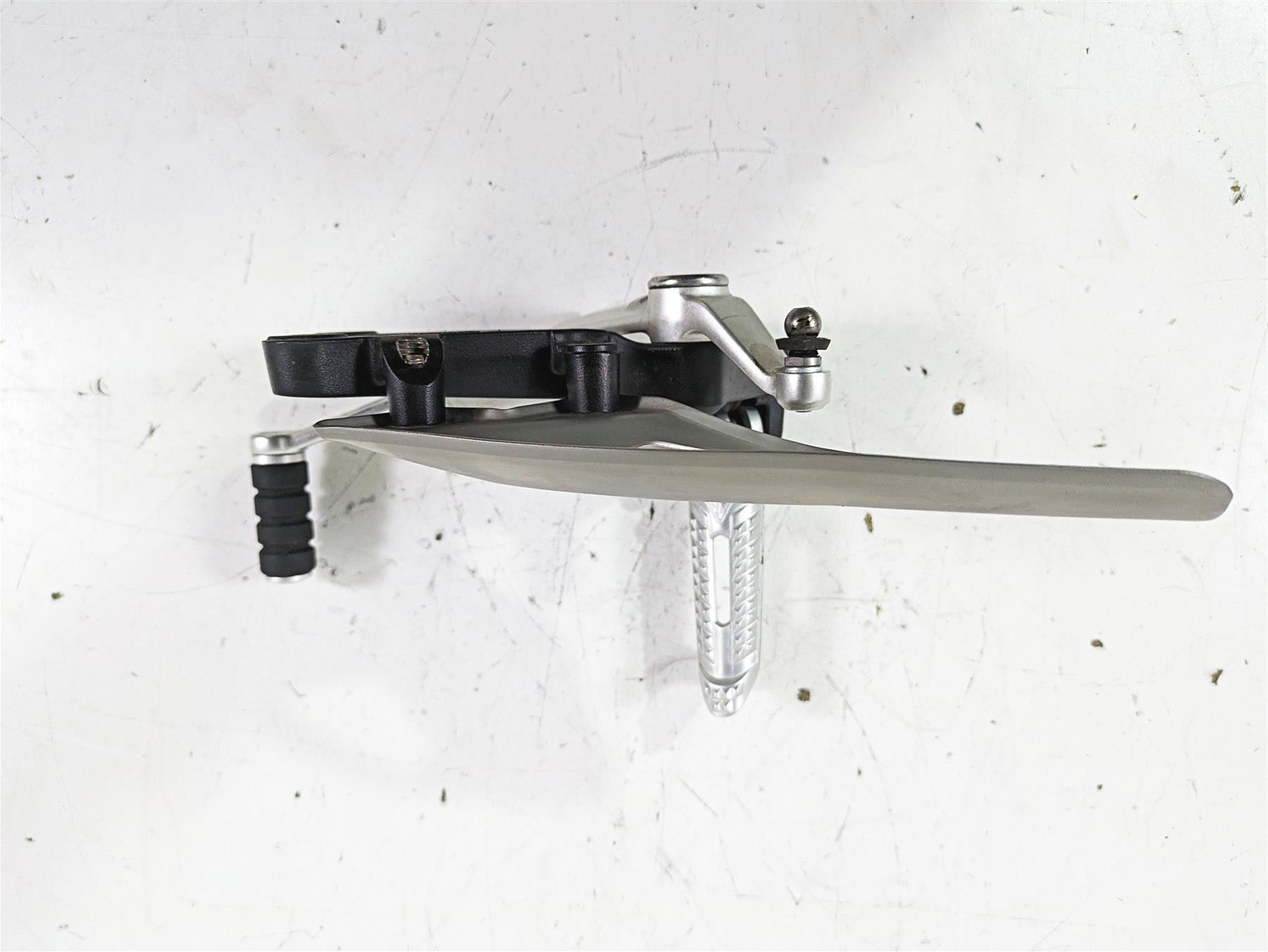 2023 Triumph Street Triple 765 RS Left Rider Footpeg & Shifter T2088021 T2089751 {{ shop.shopifyCountryName }} - Mototech271