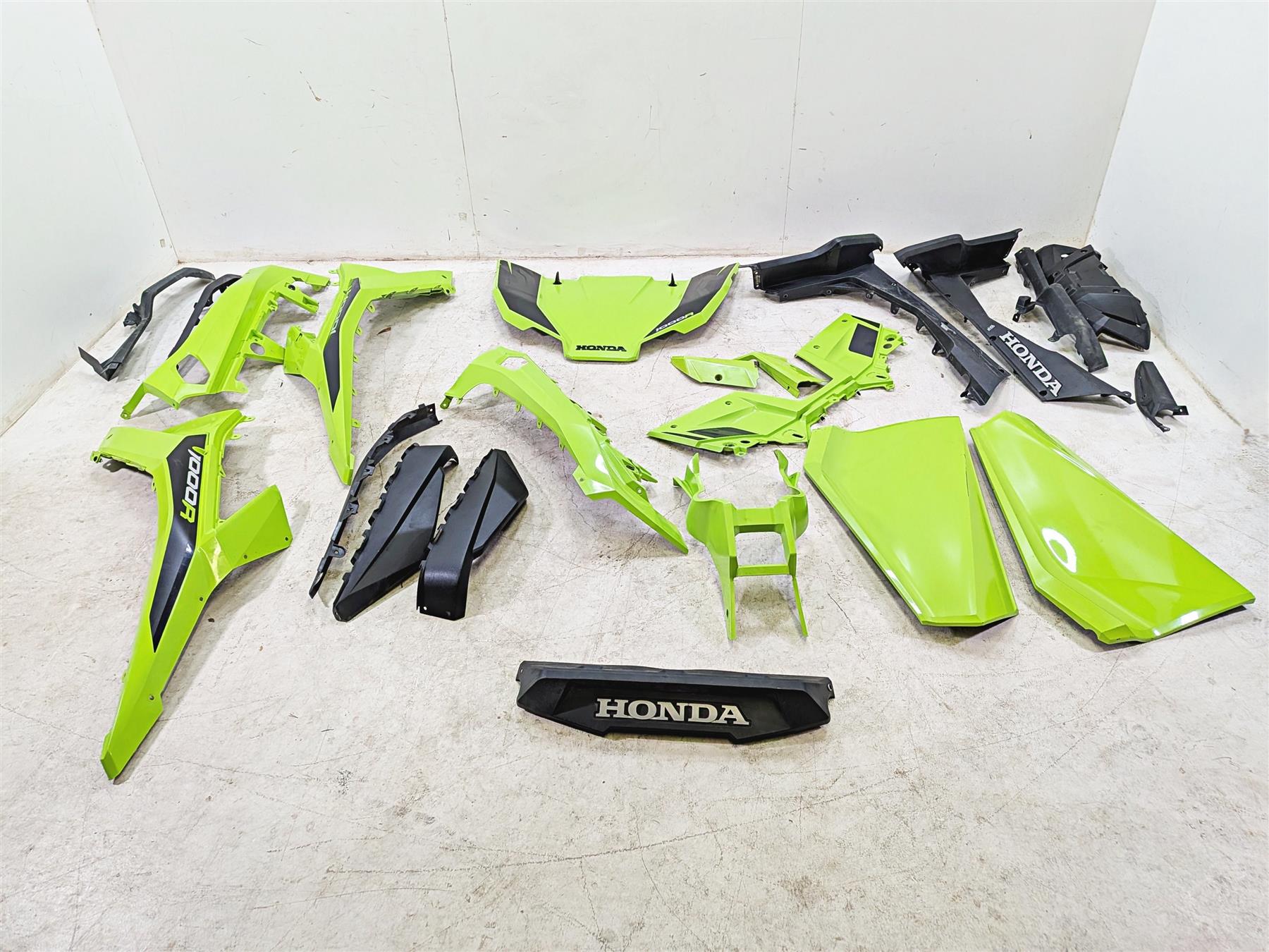 2020 Honda Talon SXS1000 S2R 1000R Fenders Hood Outer Cover Plastics 61300-HL6 {{ shop.shopifyCountryName }} - Mototech271