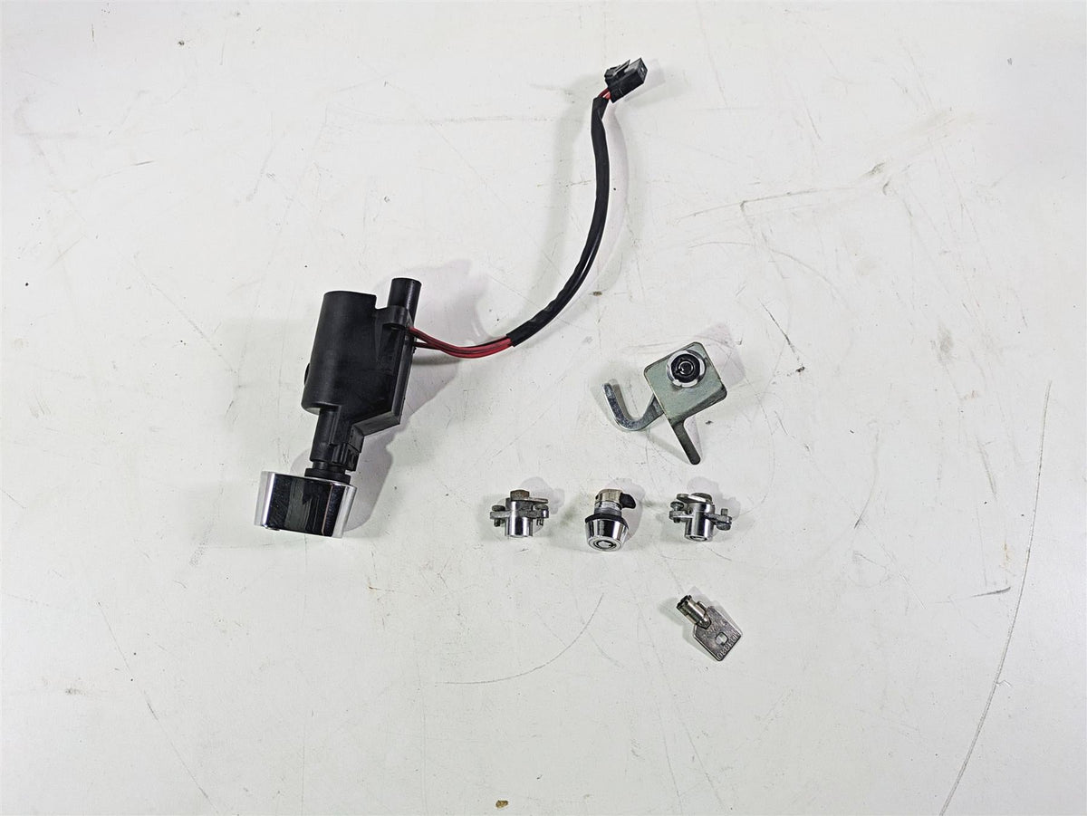 1996 Harley Touring FLHTCUI Electra Glide Ignition Switch Key Lock Set 71526-93B {{ shop.shopifyCountryName }} - Mototech271