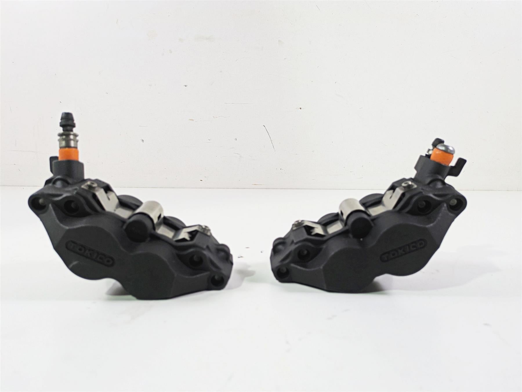2014 BMW K1600 GTL K48 Tokico Front Brake Caliper Set 34117726766 34117728943 {{ shop.shopifyCountryName }} - Mototech271