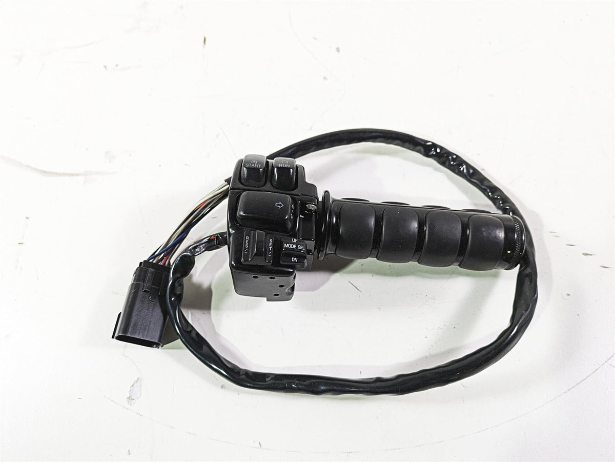 2008 Harley Touring FLHTCU E-Glide 105TH Right Control Switch Cruise 71684-06A {{ shop.shopifyCountryName }} - Mototech271