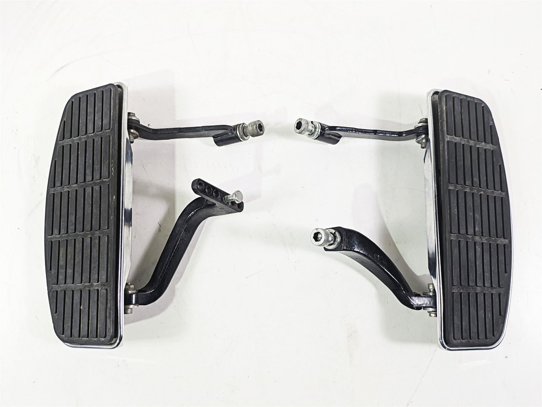 1996 Harley Touring FLHTCUI Electra Glide Front Rider Floor Board Set 50621-79A