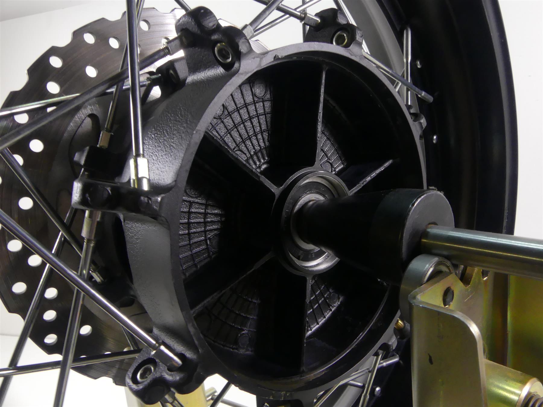 2017 Yamaha XT1200Z Super Tenere Rear Wheel Rim 17x4 - Read 94440-17003-00 {{ shop.shopifyCountryName }} - Mototech271