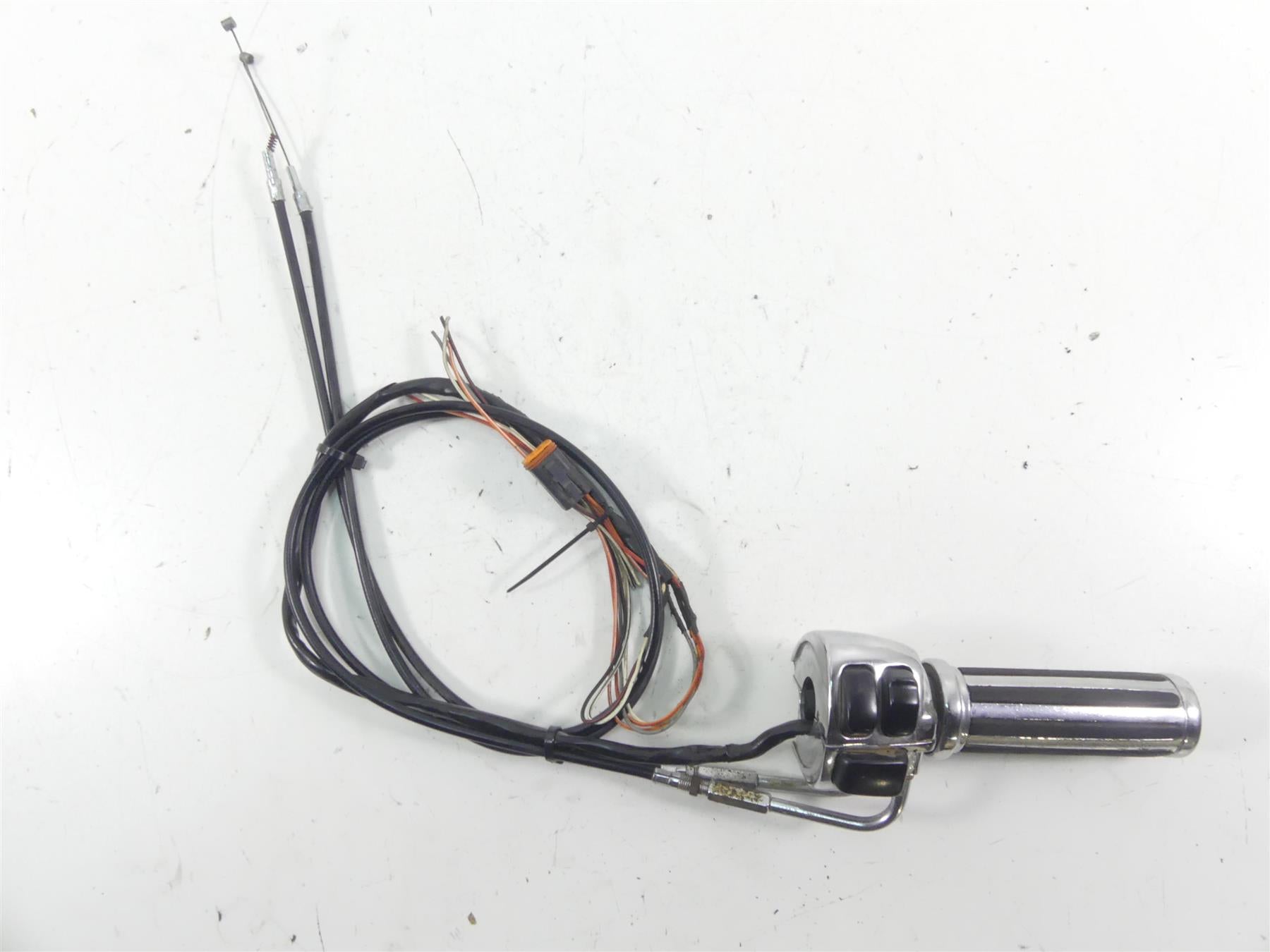 1998 Harley Dyna FXDL Low Rider Right Hand Control Switch Ape Hanger 71684-06A {{ shop.shopifyCountryName }} - Mototech271