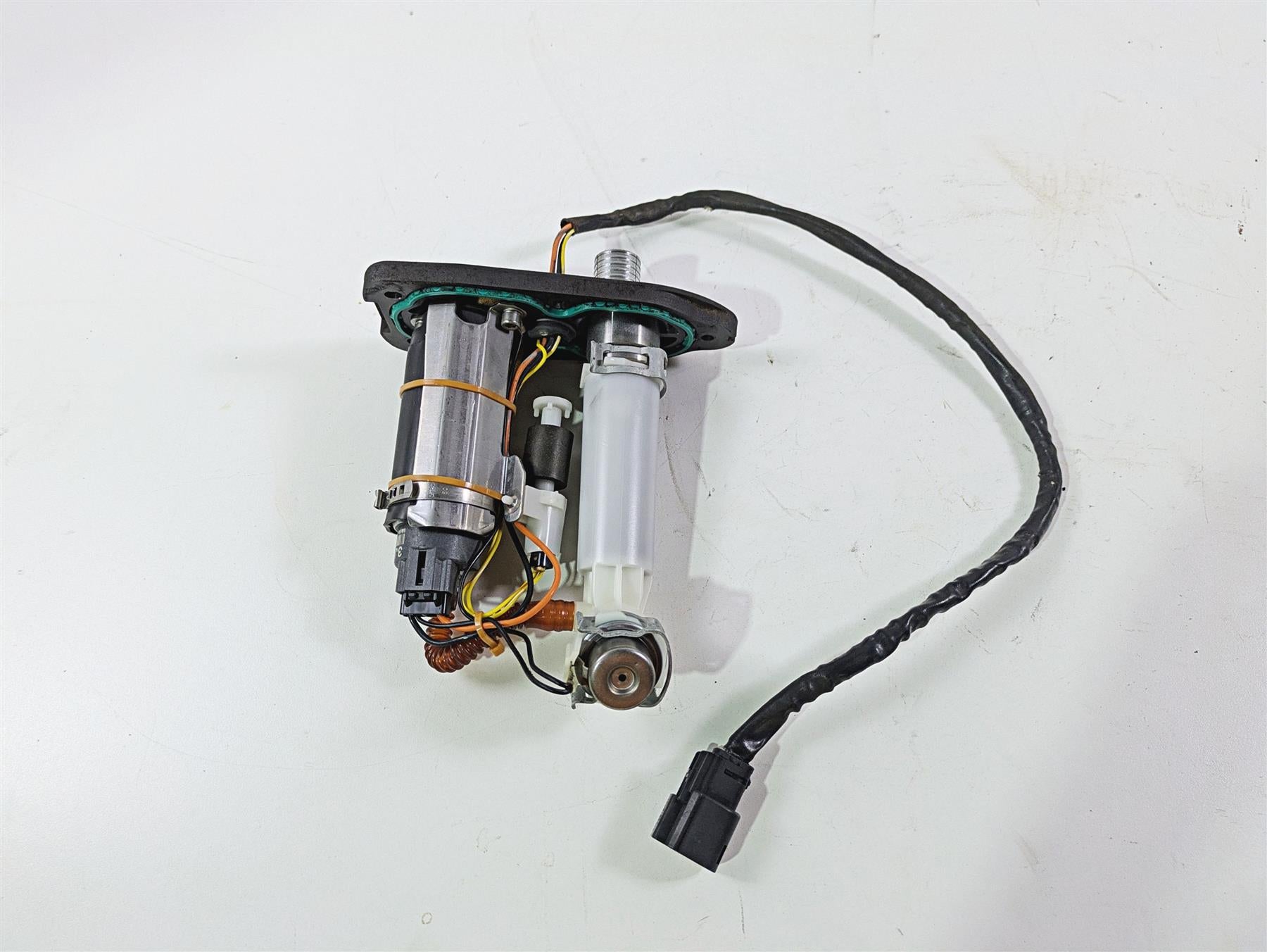 2009 Harley XR1200 Sportster Fuel Gas Petrol Pump 75268-07D {{ shop.shopifyCountryName }} - Mototech271