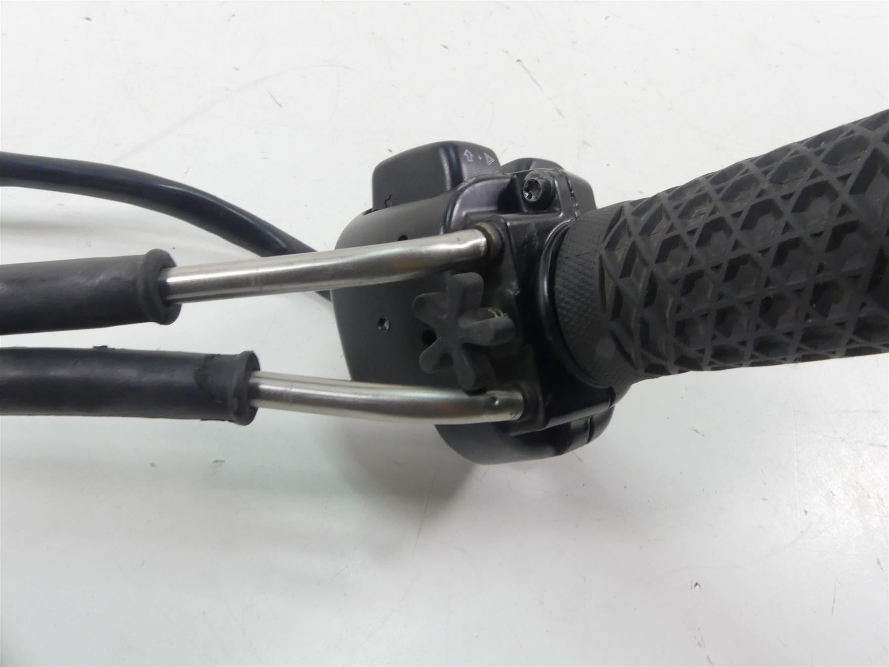 2001 Harley Davidson XL1200 Sportster Right Throttle Control Switch 71684-06 {{ shop.shopifyCountryName }} - Mototech271