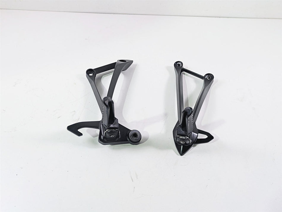 2016 Kawasaki ZX10R Ninja Rear Passenger Footpeg Rest Set 35063-0700-18R {{ shop.shopifyCountryName }} - Mototech271