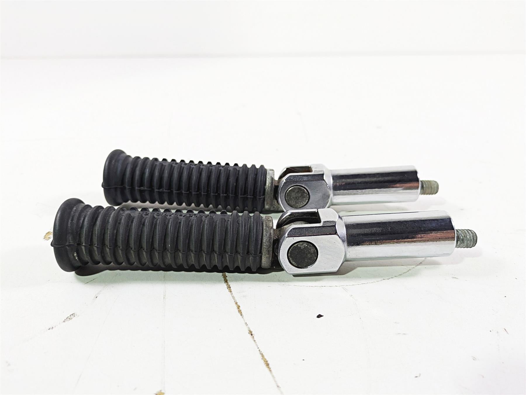 2009 Harley FXCWC Softail Rocker Rear Passenger Footpeg Rest Set - Read 51039-05 {{ shop.shopifyCountryName }} - Mototech271