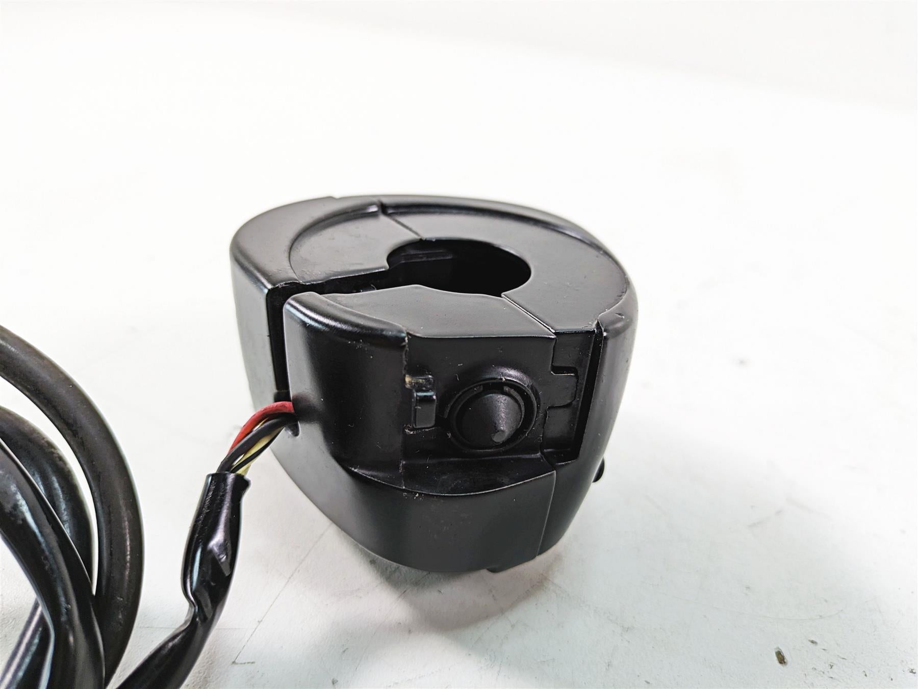 2013 Harley Softail FLSTC Heritage Classic Left Hand Control Switch 72949-12A {{ shop.shopifyCountryName }} - Mototech271