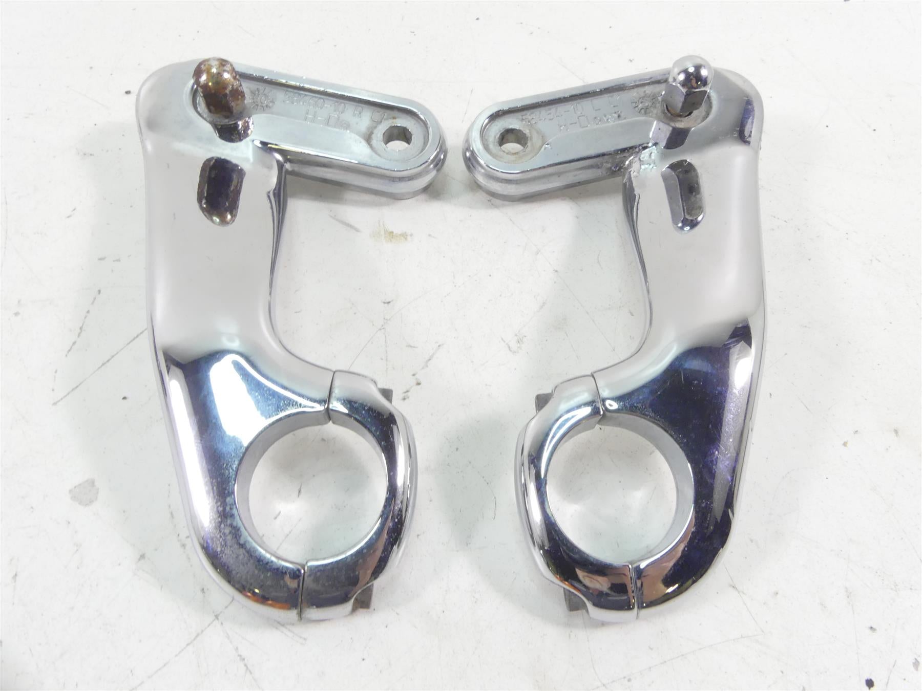 2011 Harley Touring FLTRX Road Glide Front Blinker Lights & Mounts Set 69272-05 {{ shop.shopifyCountryName }} - Mototech271