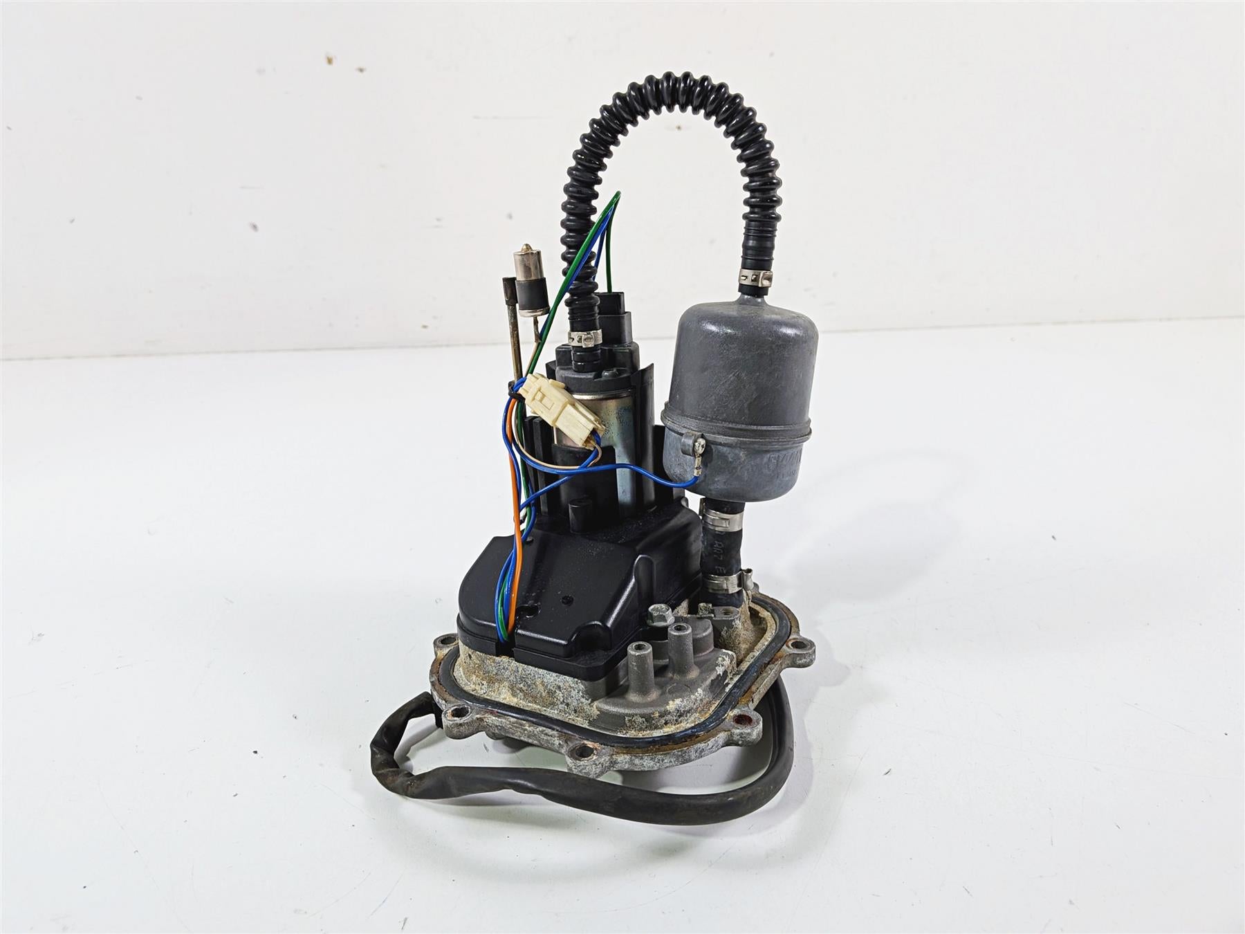 2008 Aprilia RSVR 1000 Factory Fuel Gas Petrol Pump - Tested AP8106881 {{ shop.shopifyCountryName }} - Mototech271