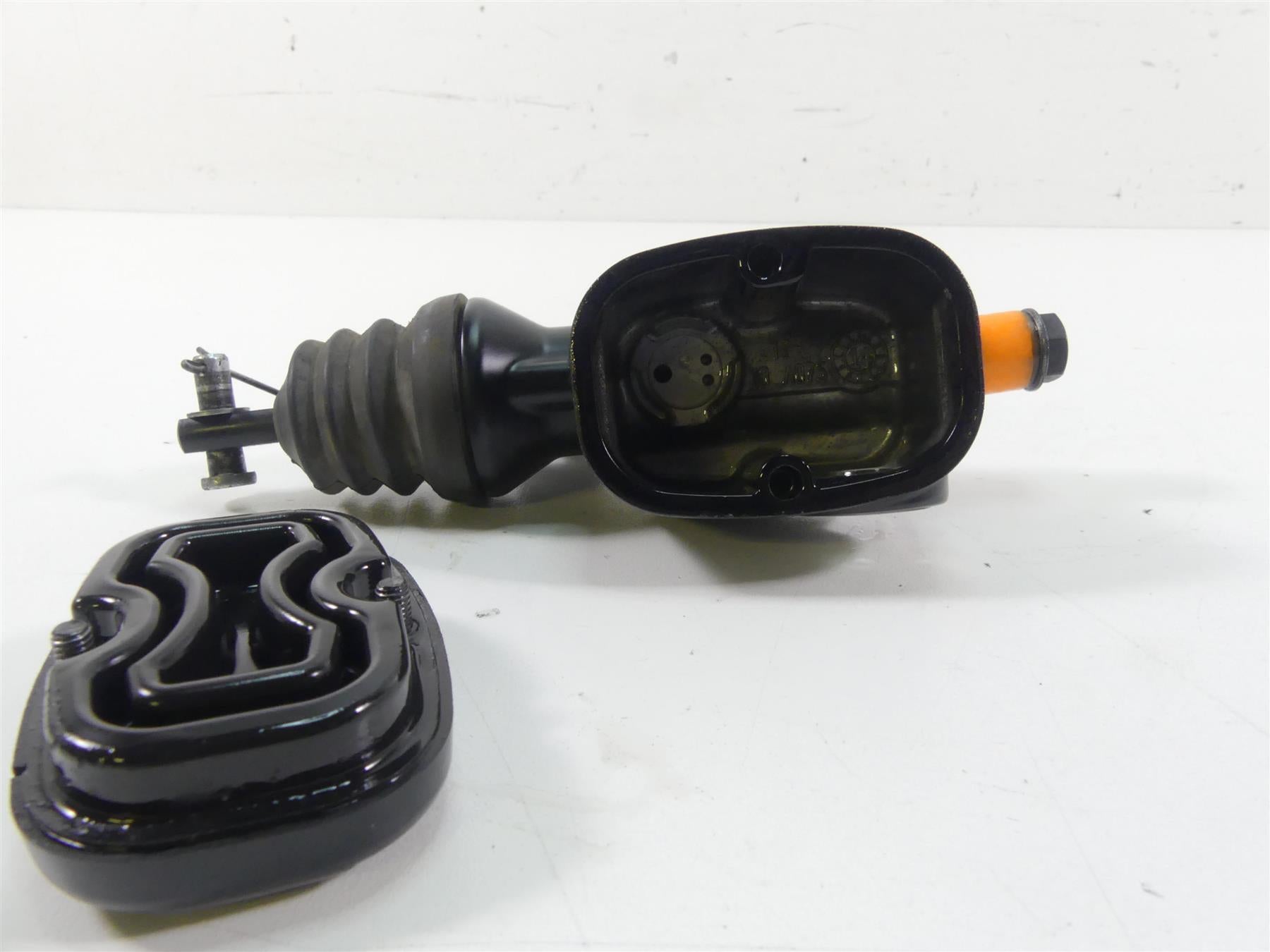 2014 Harley Touring FLHTK Electra Glide Rear Brake Master Cylinder 41700028A {{ shop.shopifyCountryName }} - Mototech271