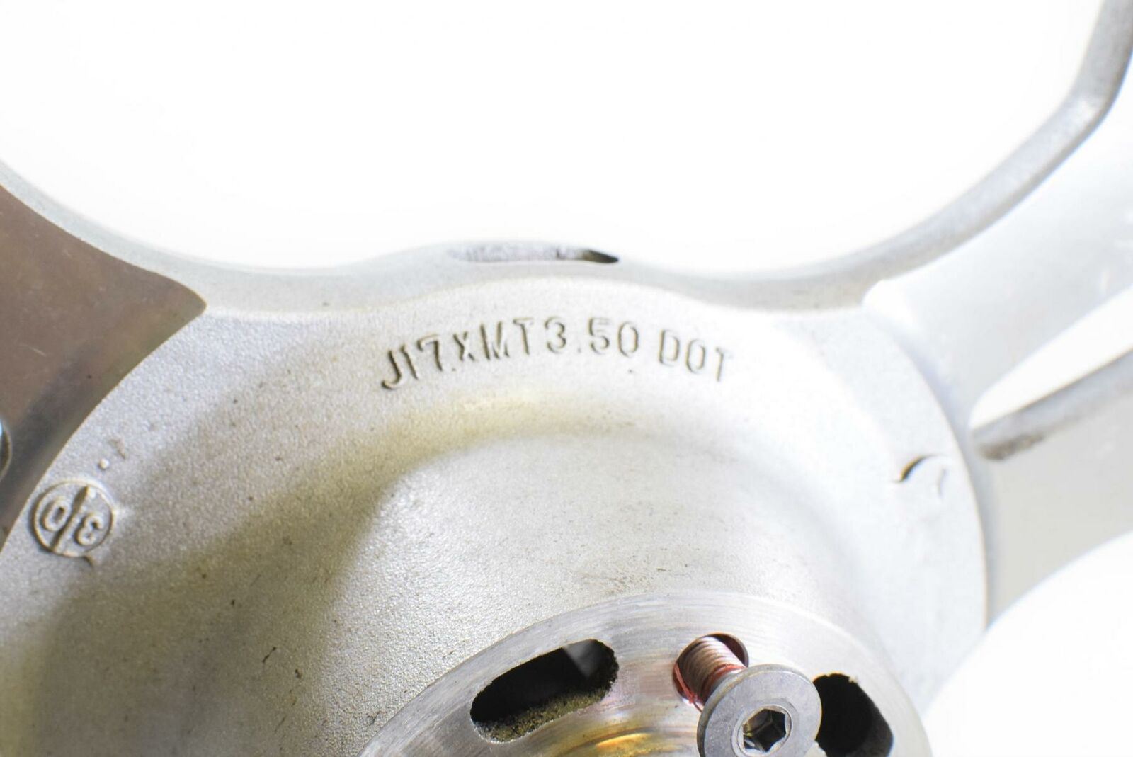 2002 Kawasaki Vulcan 1500 Mean Streak Front Wheel Rim 17x3.5 Straight 41073-1670 {{ shop.shopifyCountryName }} - Mototech271