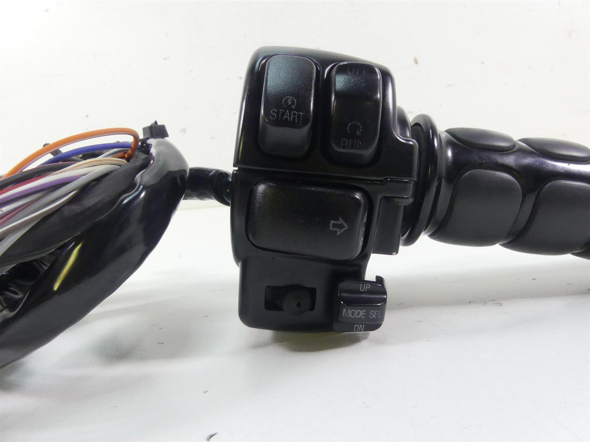 2013 Harley Touring FLHX Street Glide Right Hand Control Switch -Read 71684-06A {{ shop.shopifyCountryName }} - Mototech271