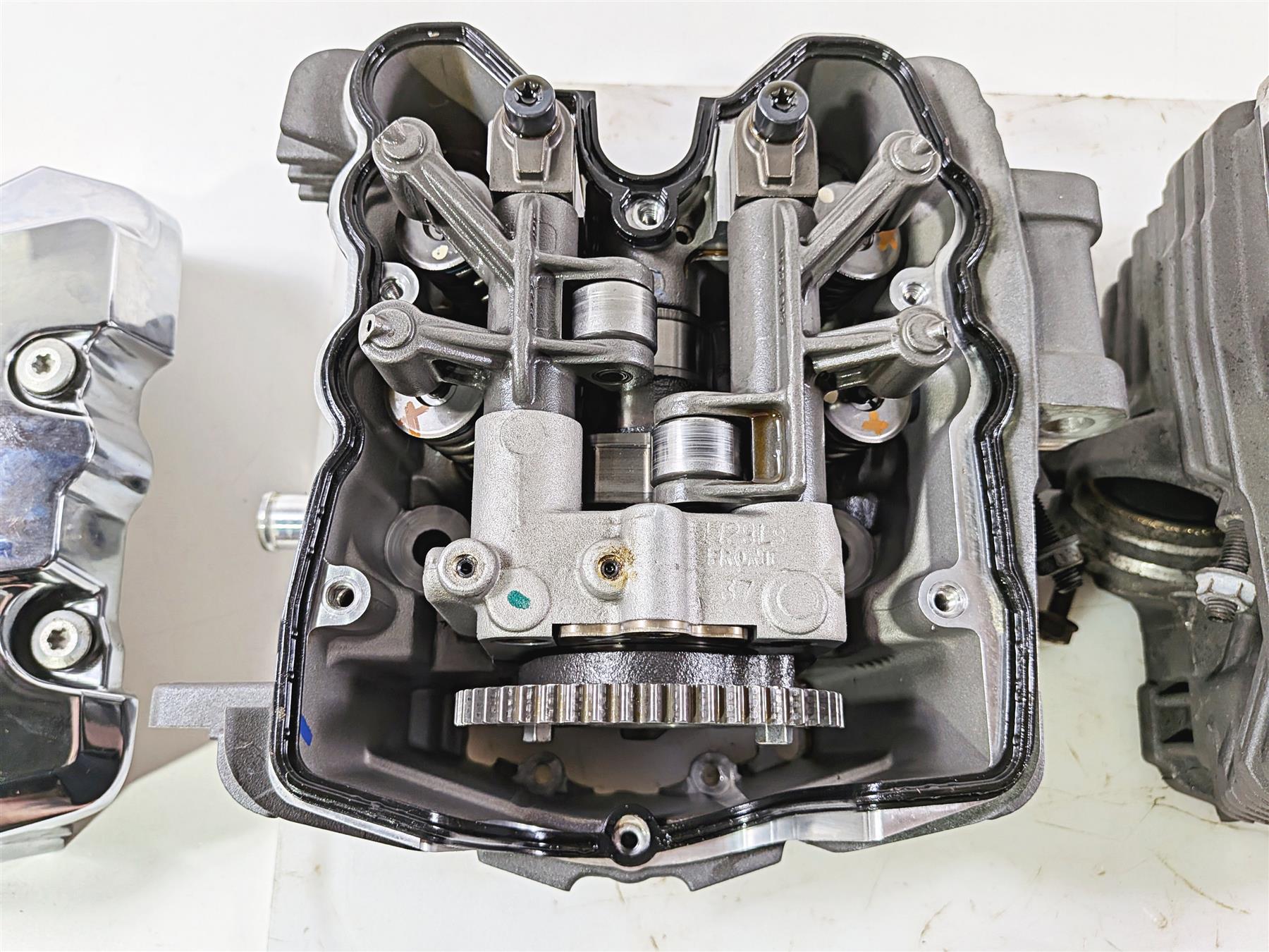 2020 Indian Challenger Limited Cylinderhead Cylinder Head Set 16K 1205855 1205854-Mototech271