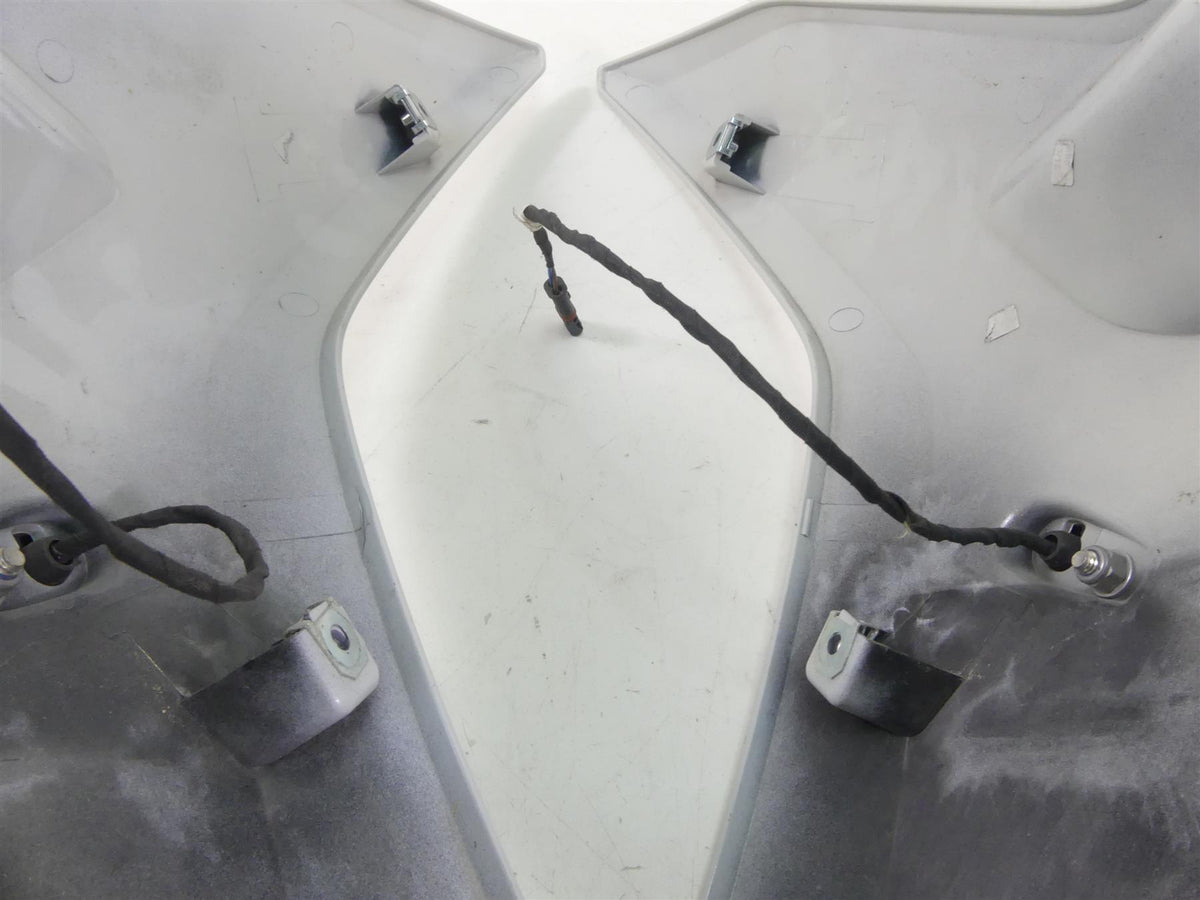 2016 BMW R1200RS K54 Between Leg Side Fairing Cover Set 46638545319 46638545320 {{ shop.shopifyCountryName }} - Mototech271