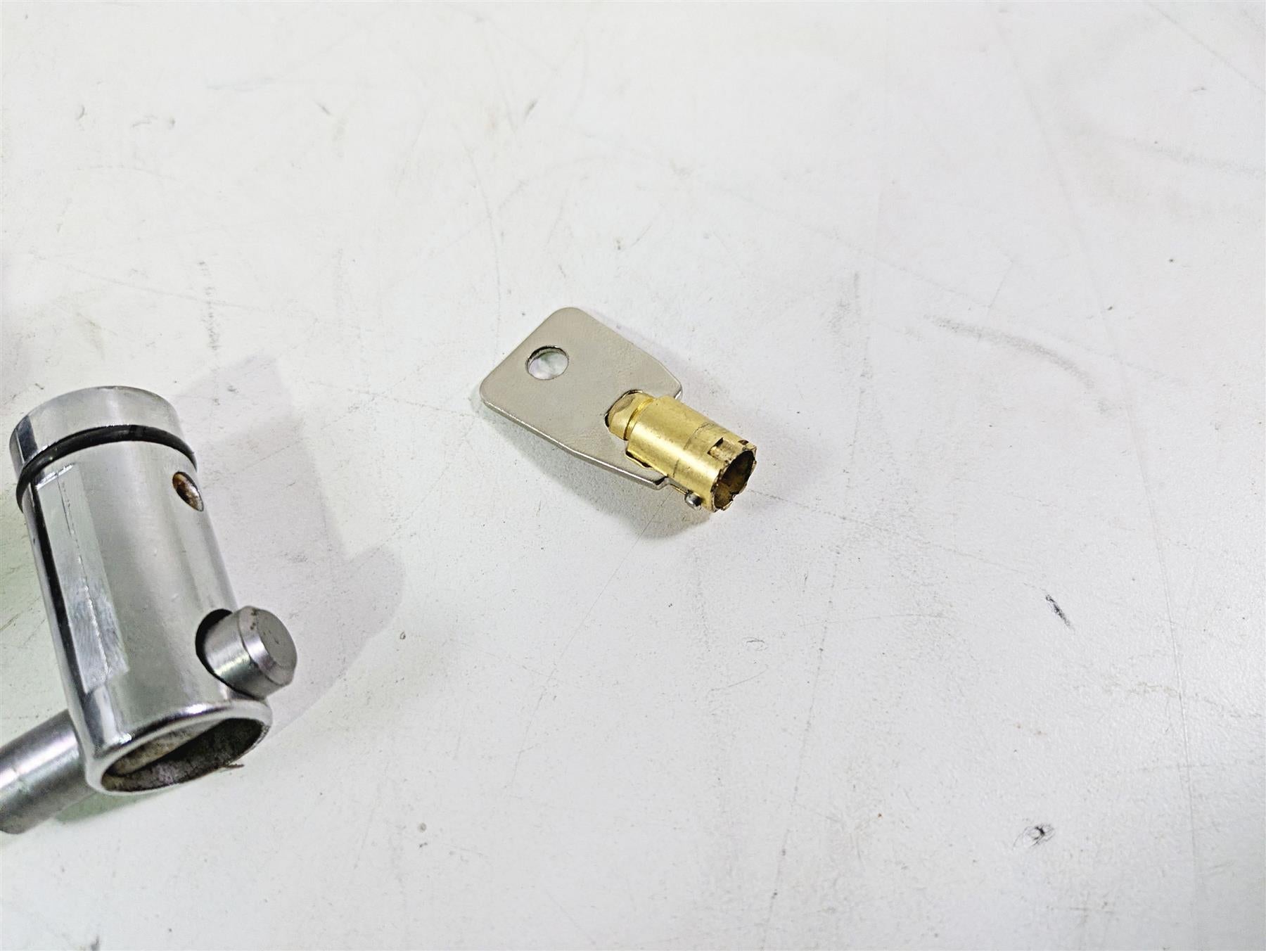 2013 Harley VRSCF Muscle Rod Ignition Switch Key Lock Set 70020-05 {{ shop.shopifyCountryName }} - Mototech271