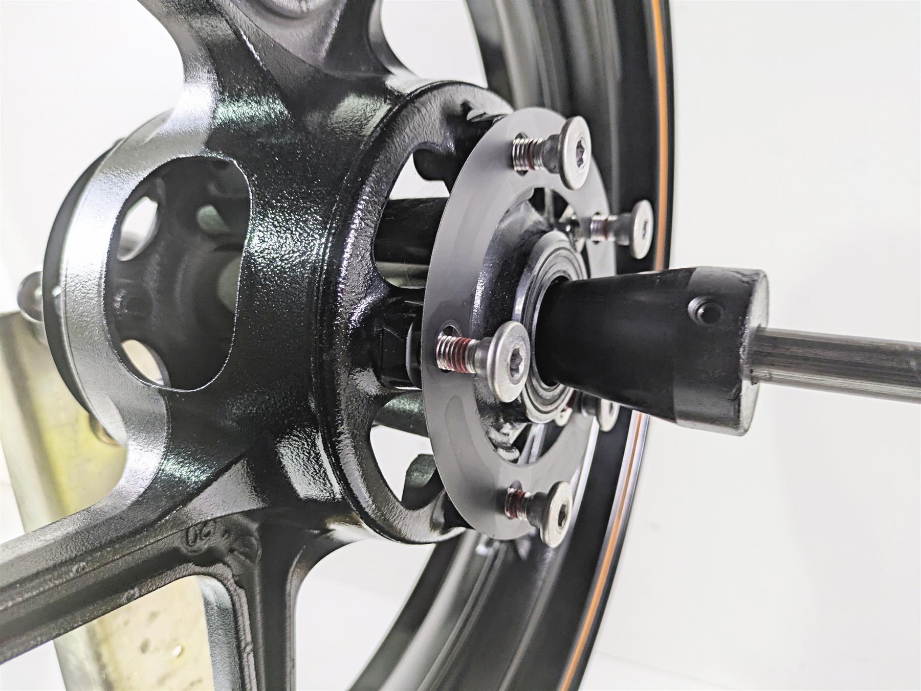 2020 Kawasaki ZX6R ZX636 Ninja Front Wheel Rim Strgt 17x3.5 Enkei 41073-0728-18F {{ shop.shopifyCountryName }} - Mototech271