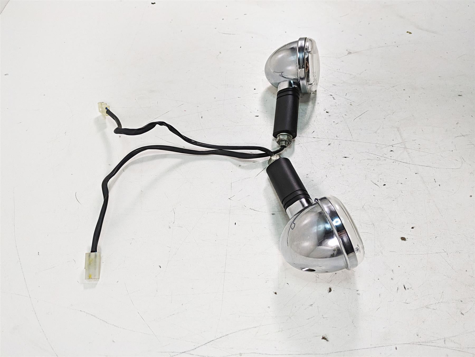 2014 Moto Guzzi California 1400 T Front Blinker Turn Signal Set B063028 B063029 {{ shop.shopifyCountryName }} - Mototech271
