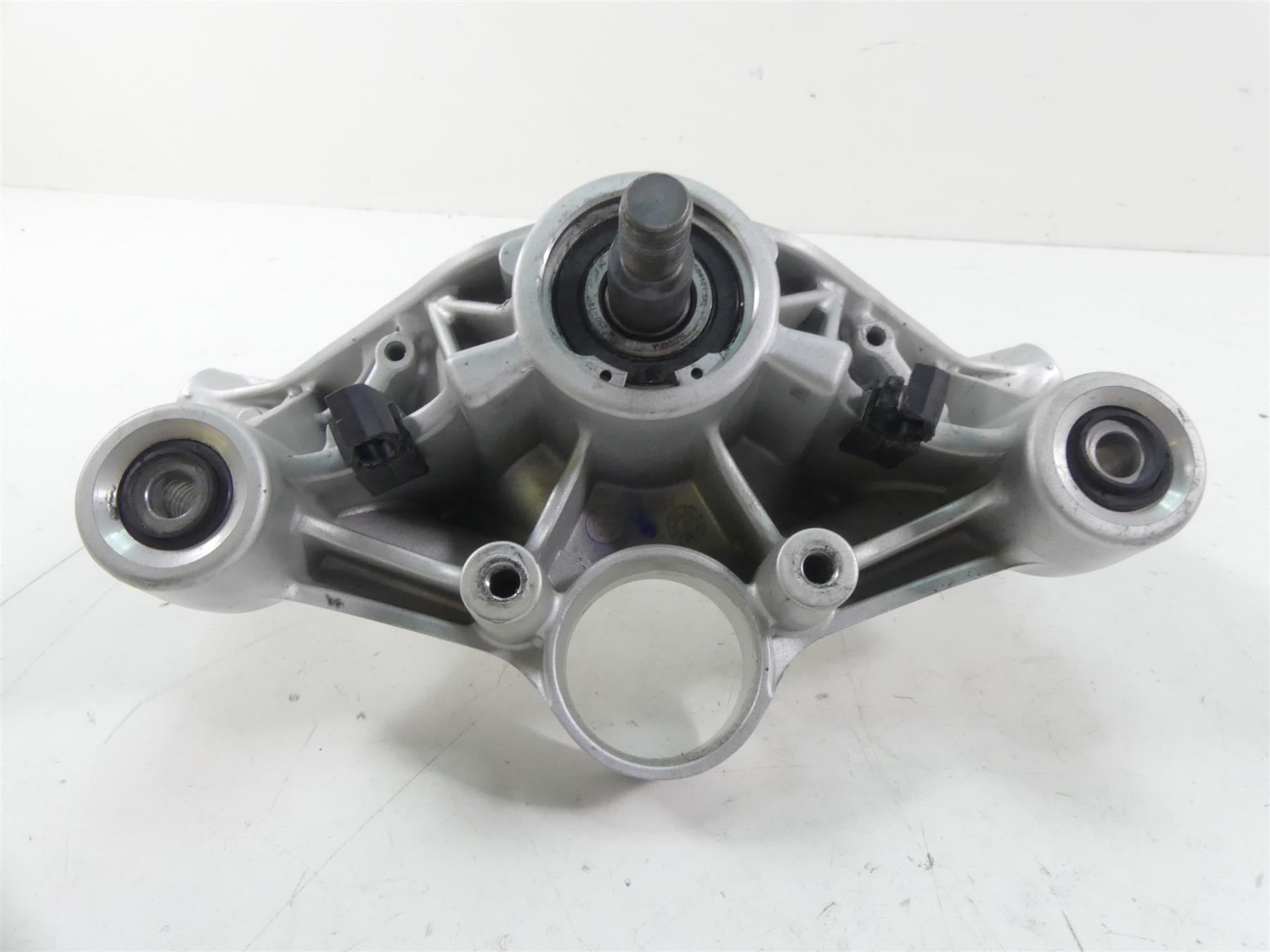 2017 BMW R1200RT K52 Upper Triple Tree Handlebar Mount 32718520053 {{ shop.shopifyCountryName }} - Mototech271