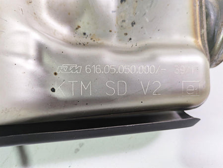 2018 KTM 1290 Super Duke R Exhaust Center Chamber Pipe & Servo 61605050000 {{ shop.shopifyCountryName }} - Mototech271