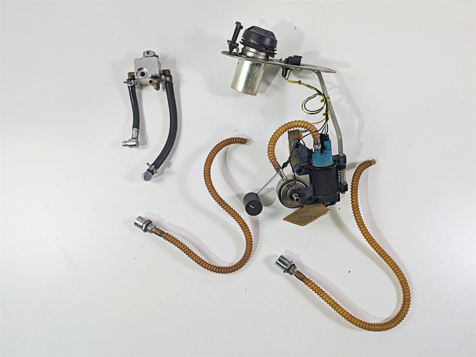 2001 Harley Touring FLHX Street Glide Fuel Gas Petrol Pump - Tested 75126-00A