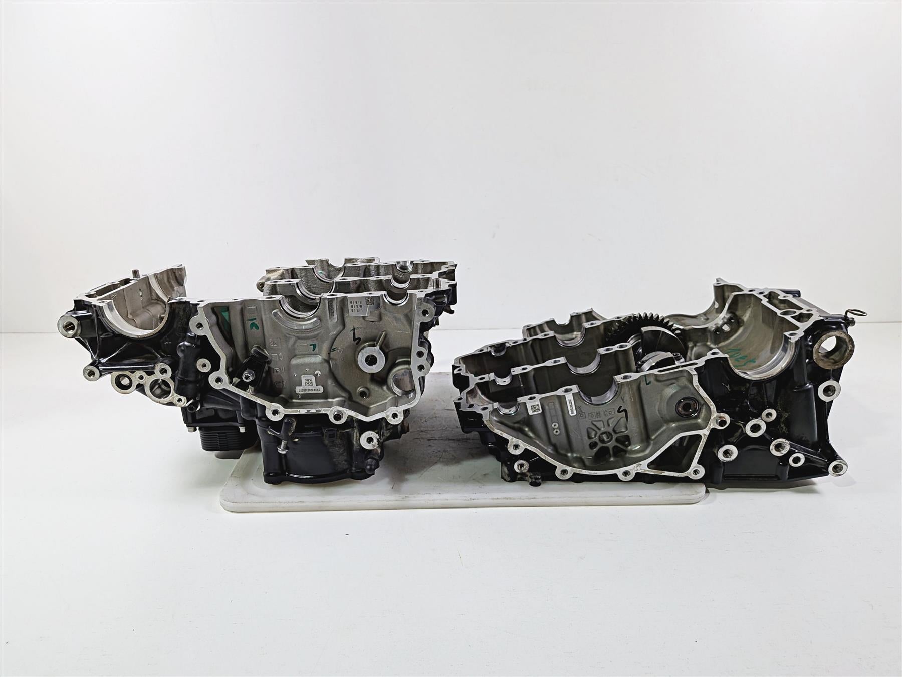2023 BMW F850GS K81 Engine Crank Case Crankcase Housing Jug Set 11117923478 {{ shop.shopifyCountryName }} - Mototech271