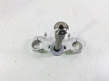 Load image into Gallery viewer, 2023 BMW G310R K03 Lower Triple Tree Steering Clamp 31428557754
