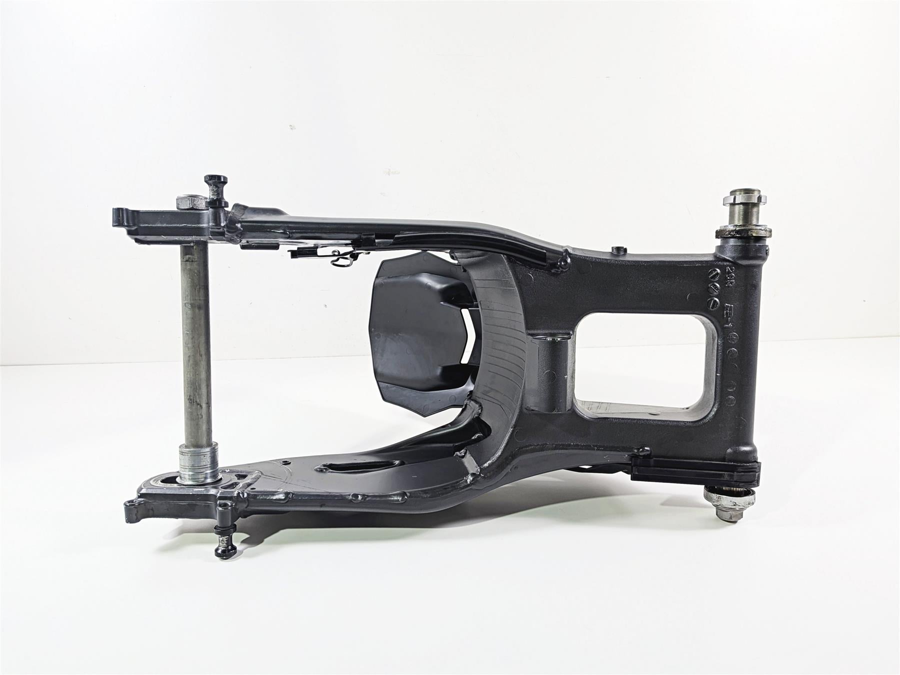 2023 Yamaha MT10 MTN1000 Rear Swingarm Swing Arm & Axle B5Y-22110-00-00 {{ shop.shopifyCountryName }} - Mototech271