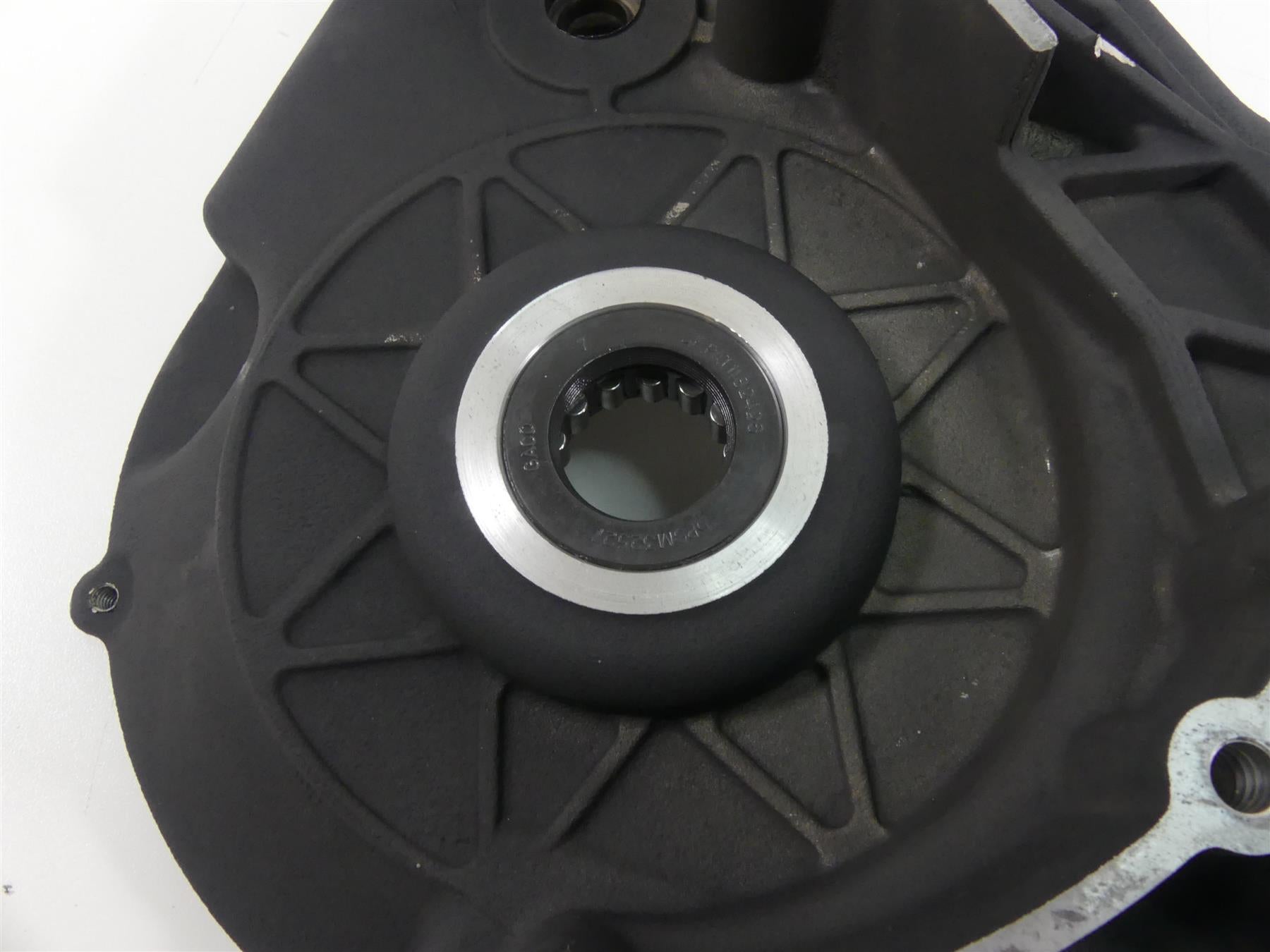 1999 Harley Dyna FXDS Convertible Inner Primary Clutch Cover Mid Cntrl 60681-94A {{ shop.shopifyCountryName }} - Mototech271