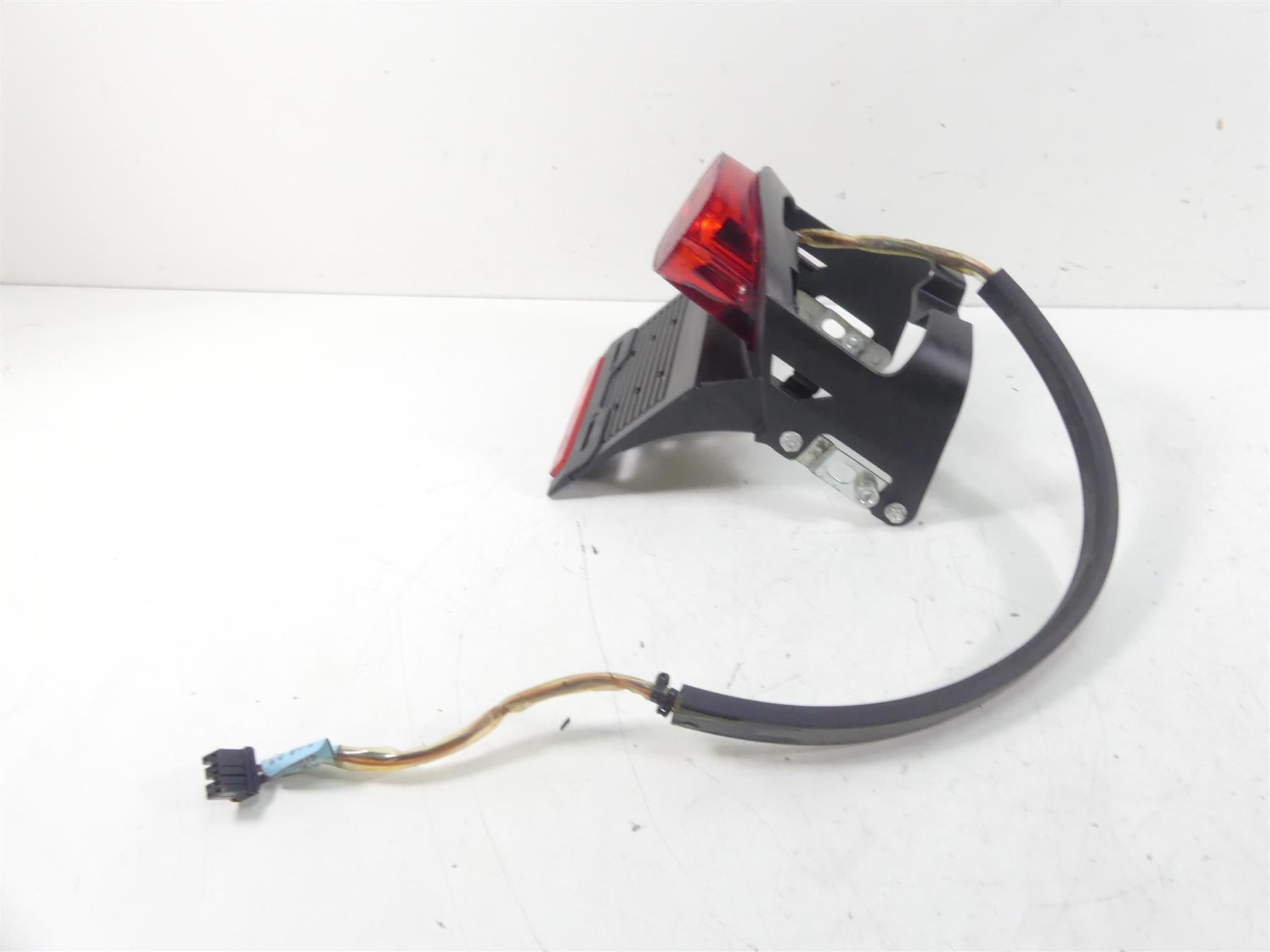 2009 Harley FXDF Dyna Fat Bob Taillight Tail Light & Plate Holder Set 60250-08A {{ shop.shopifyCountryName }} - Mototech271
