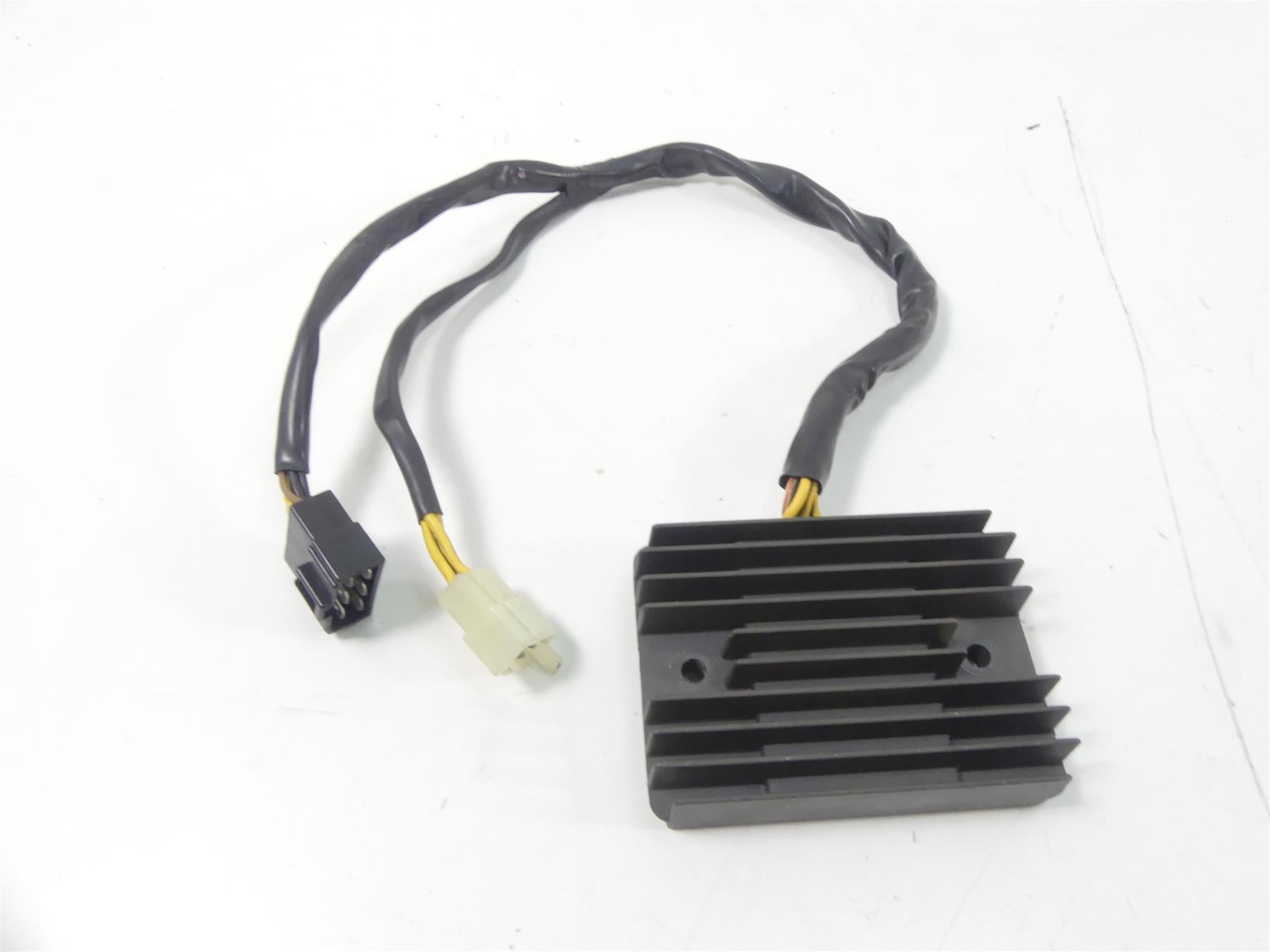2004 Kawasaki VN1600 Meanstreak Rectifier Voltage Regulator 21066-1126 {{ shop.shopifyCountryName }} - Mototech271